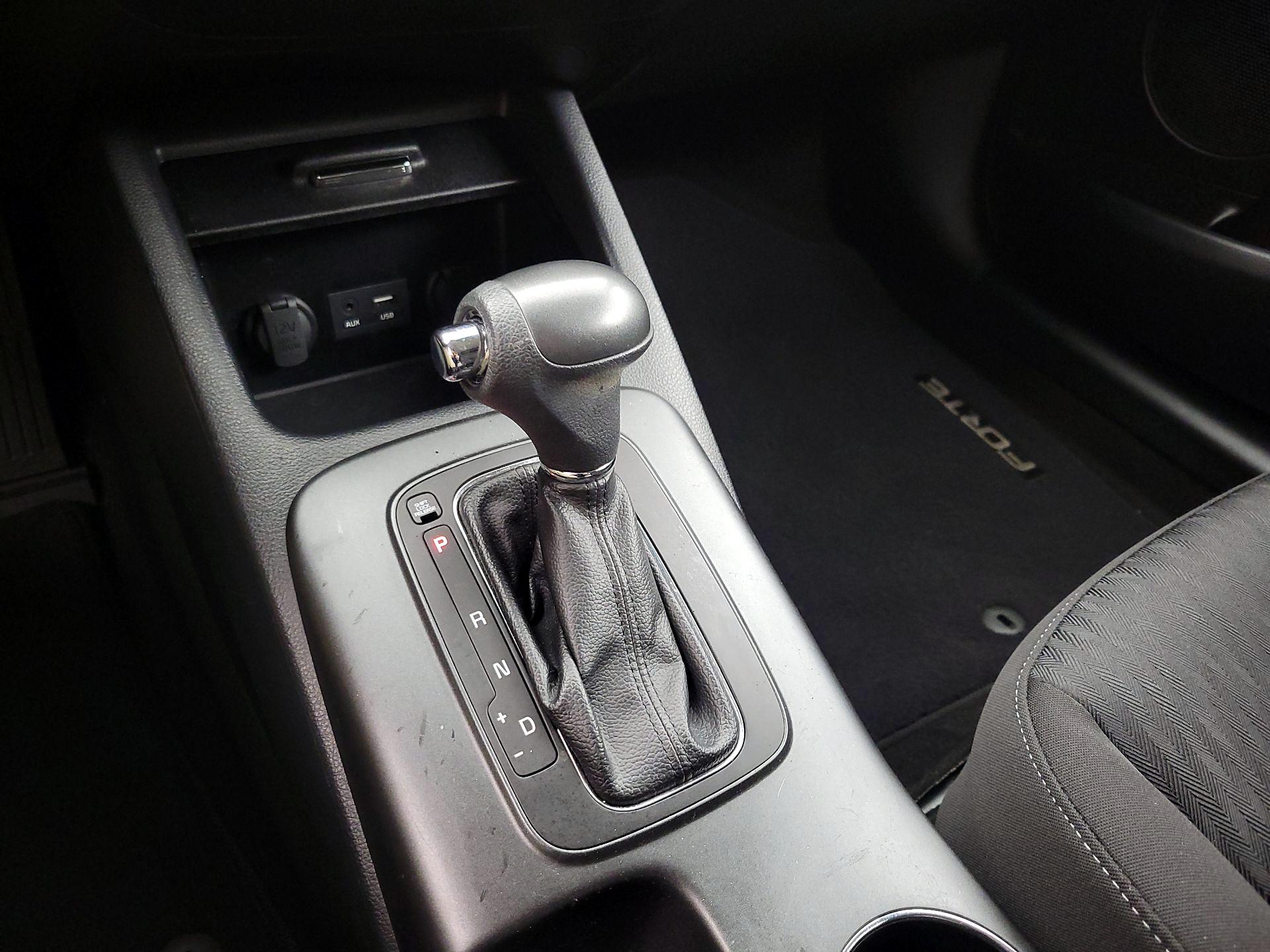 Thumbnail: 2016 Kia Forte - 15