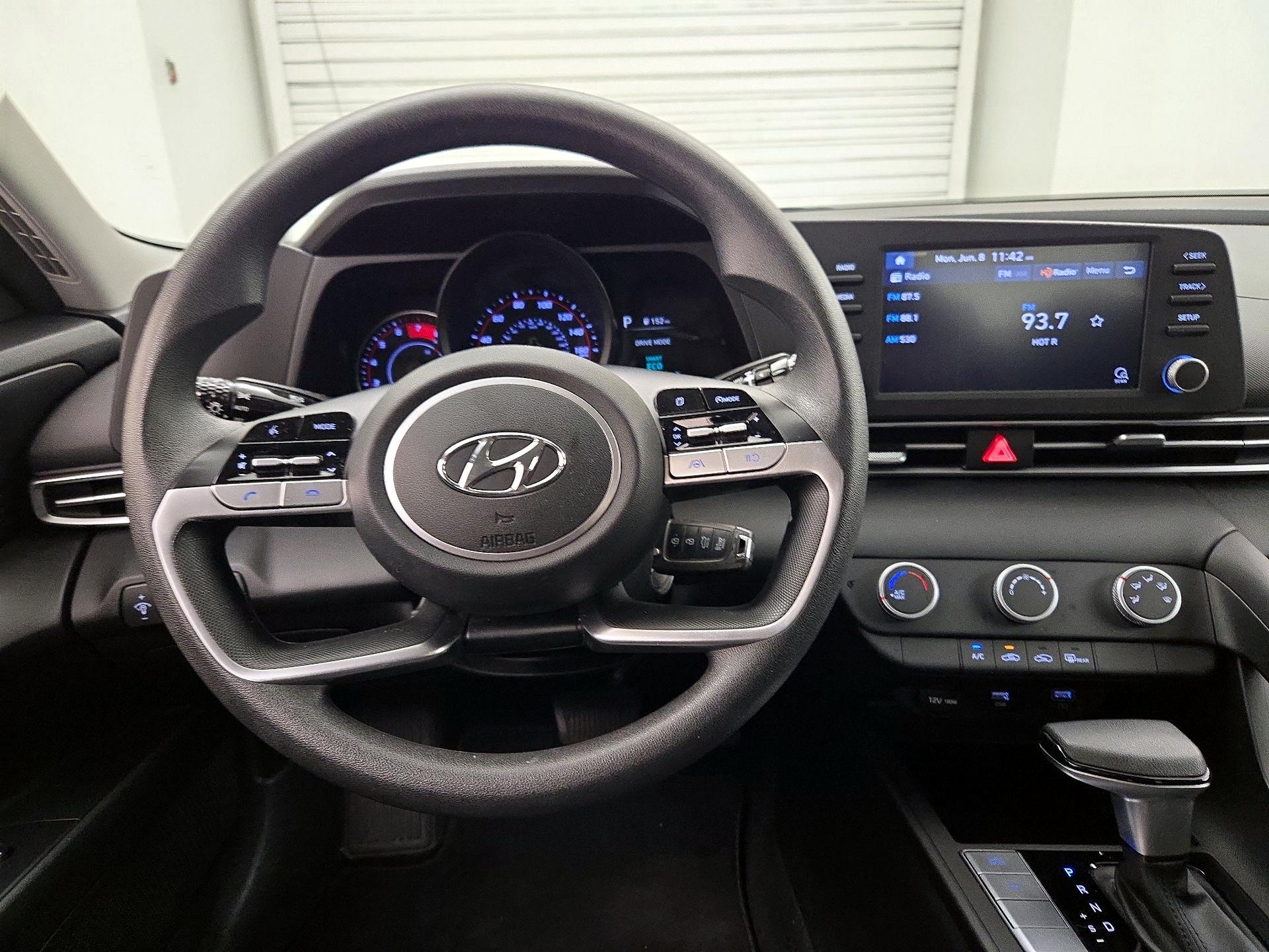 Thumbnail: 2021 Hyundai Elantra - 10