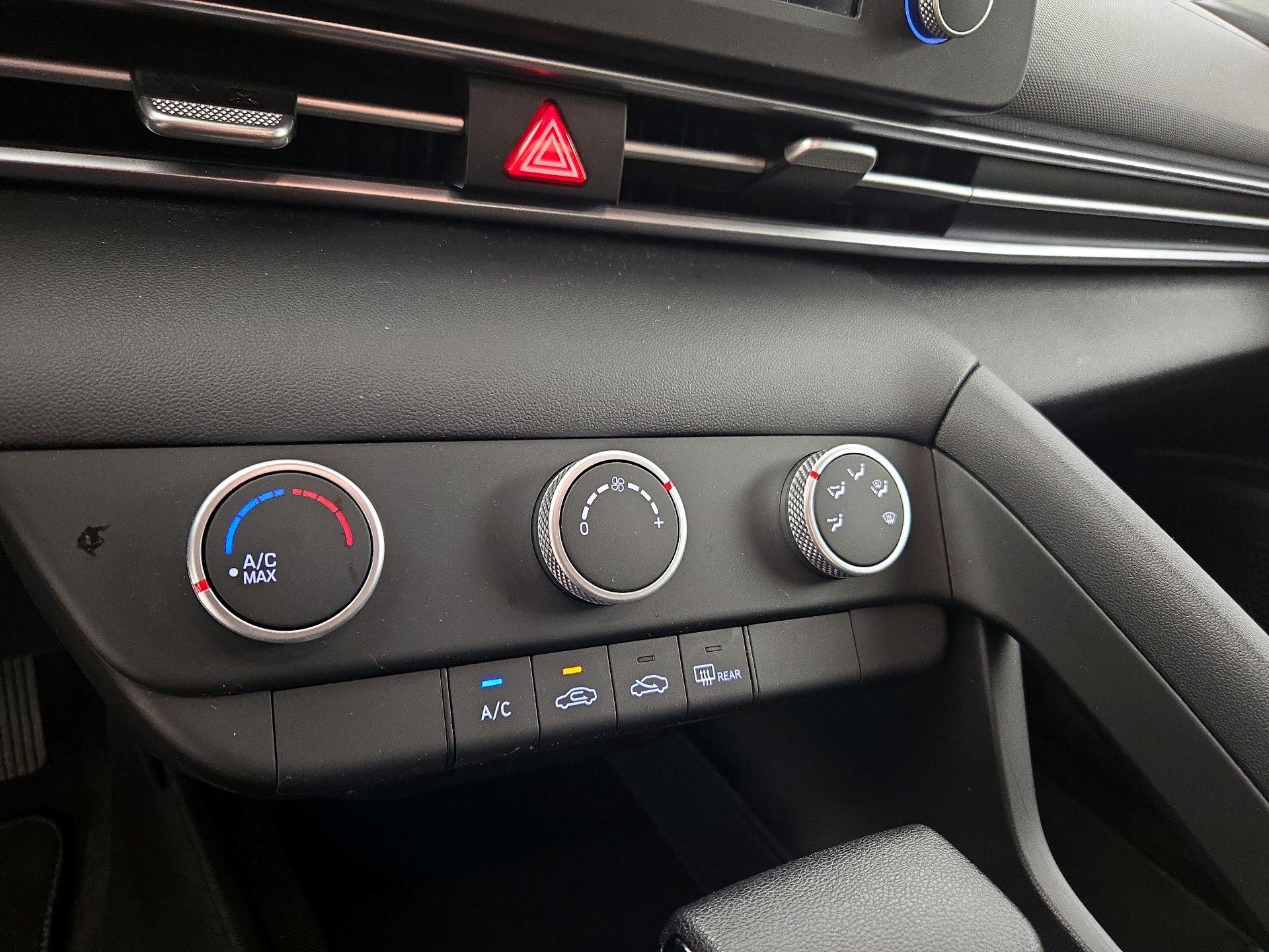 Thumbnail: 2021 Hyundai Elantra - 16