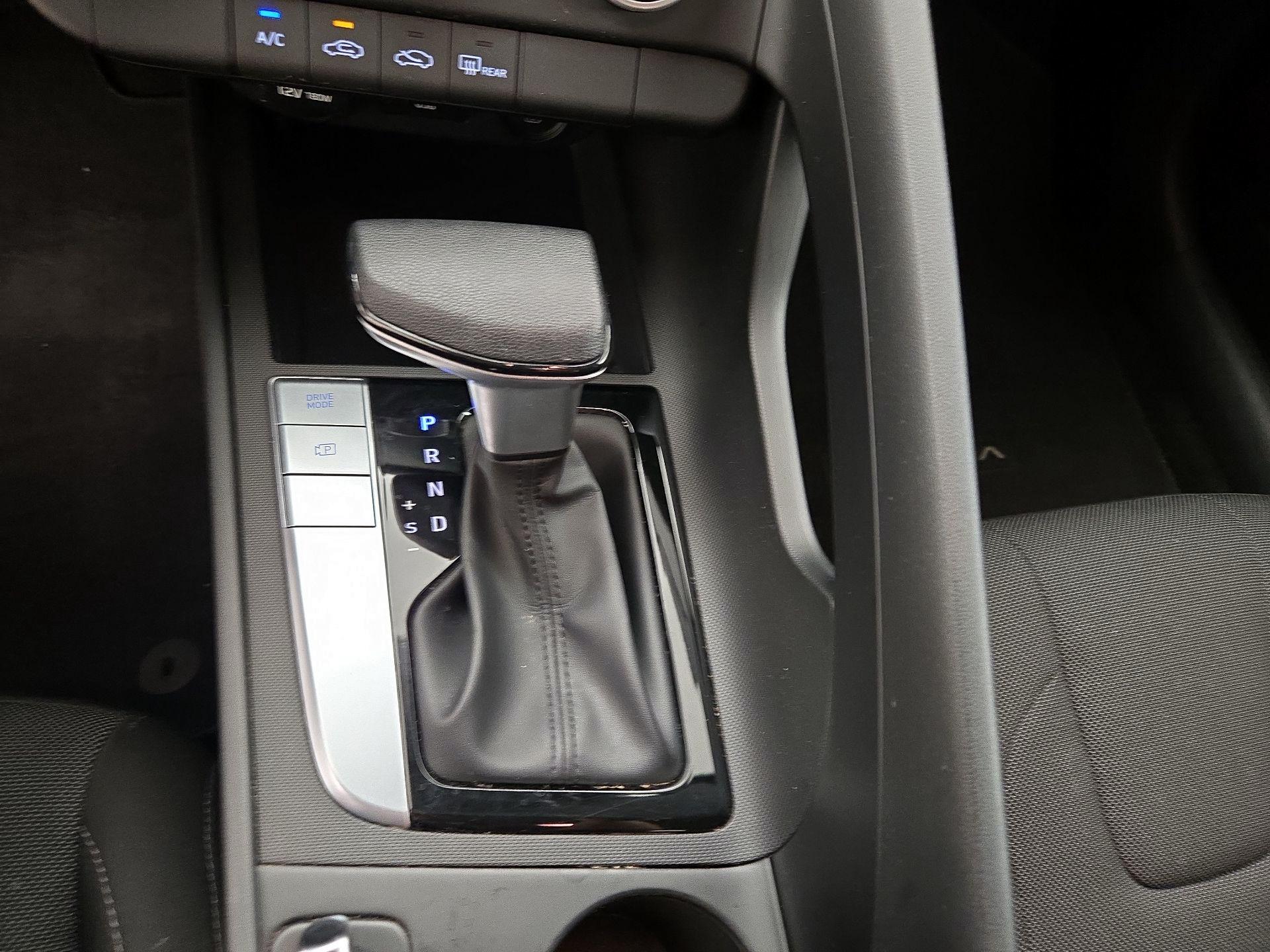 Thumbnail: 2021 Hyundai Elantra - 17