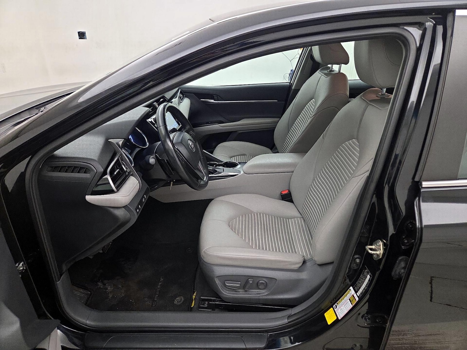 Power Seat(s) & Side Airbags