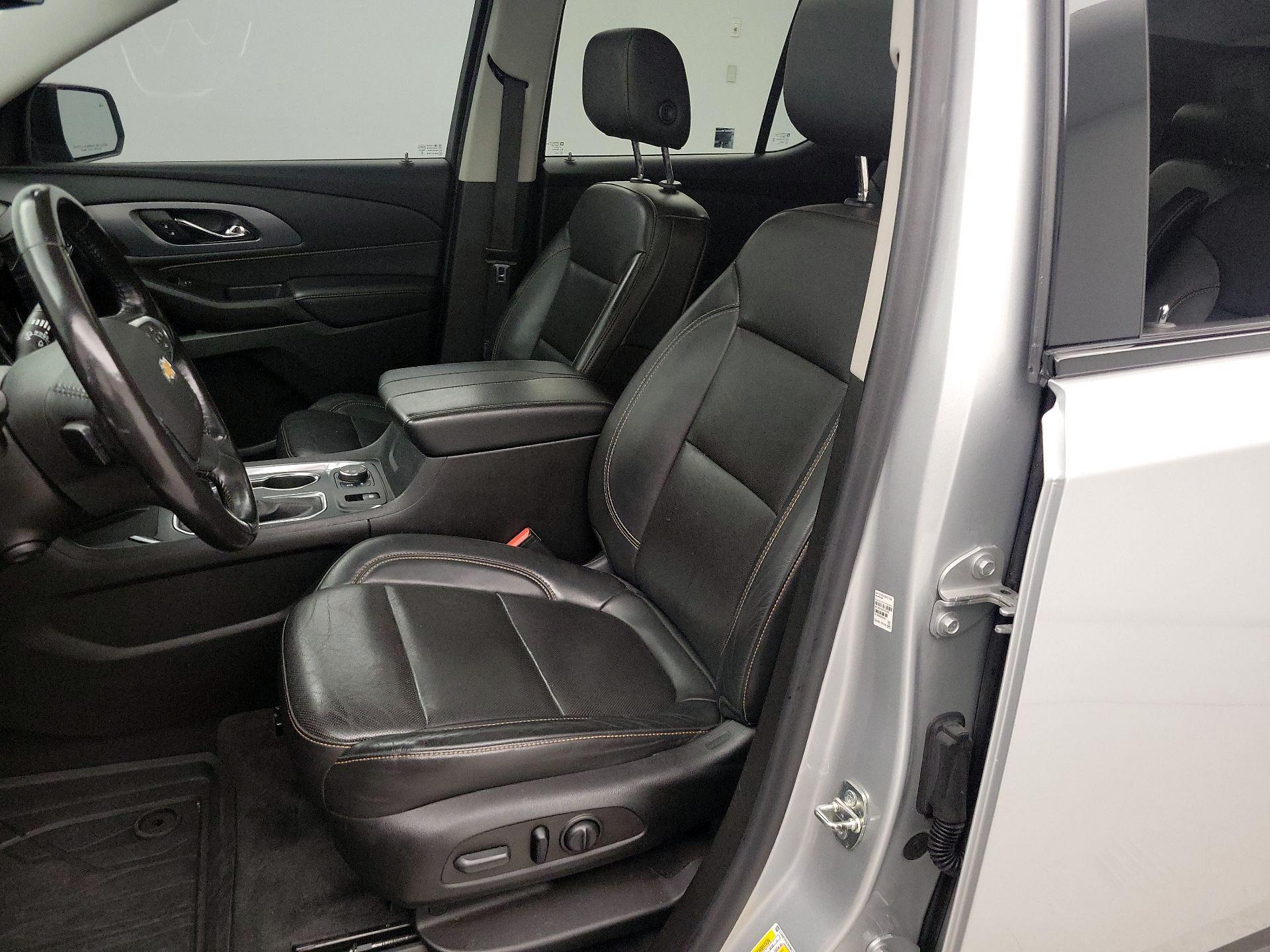 Thumbnail: 2021 Chevrolet Traverse - 11