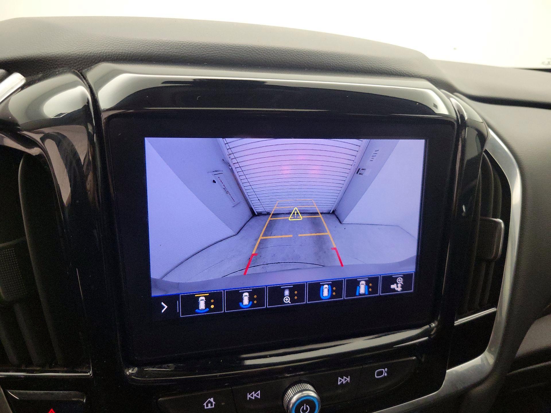 Thumbnail: 2021 Chevrolet Traverse - 14