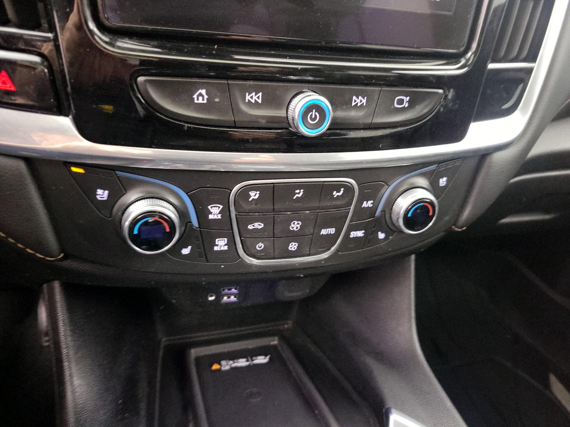 Thumbnail: 2021 Chevrolet Traverse - 16