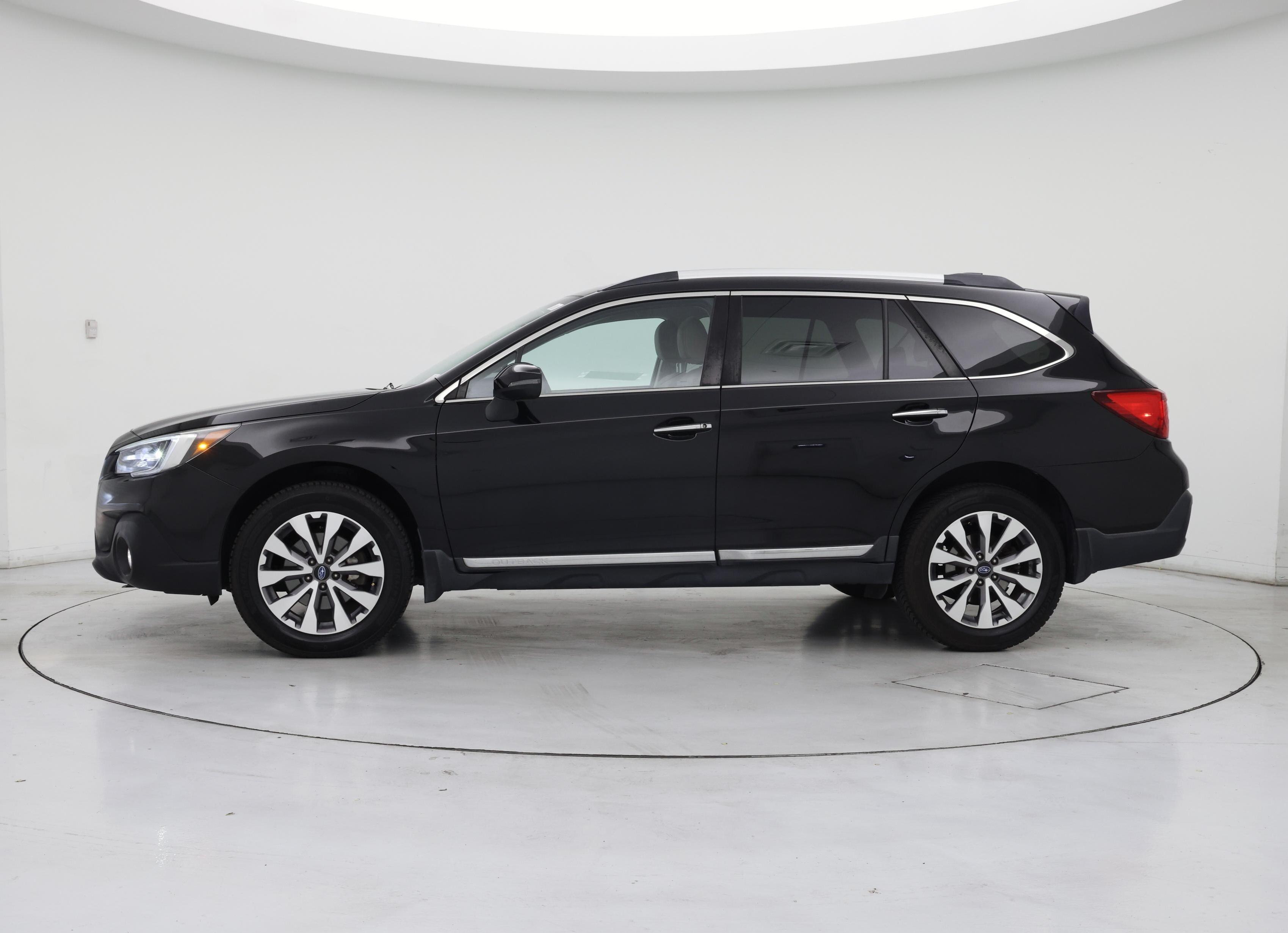 Thumbnail: 2018 Subaru Outback - 3