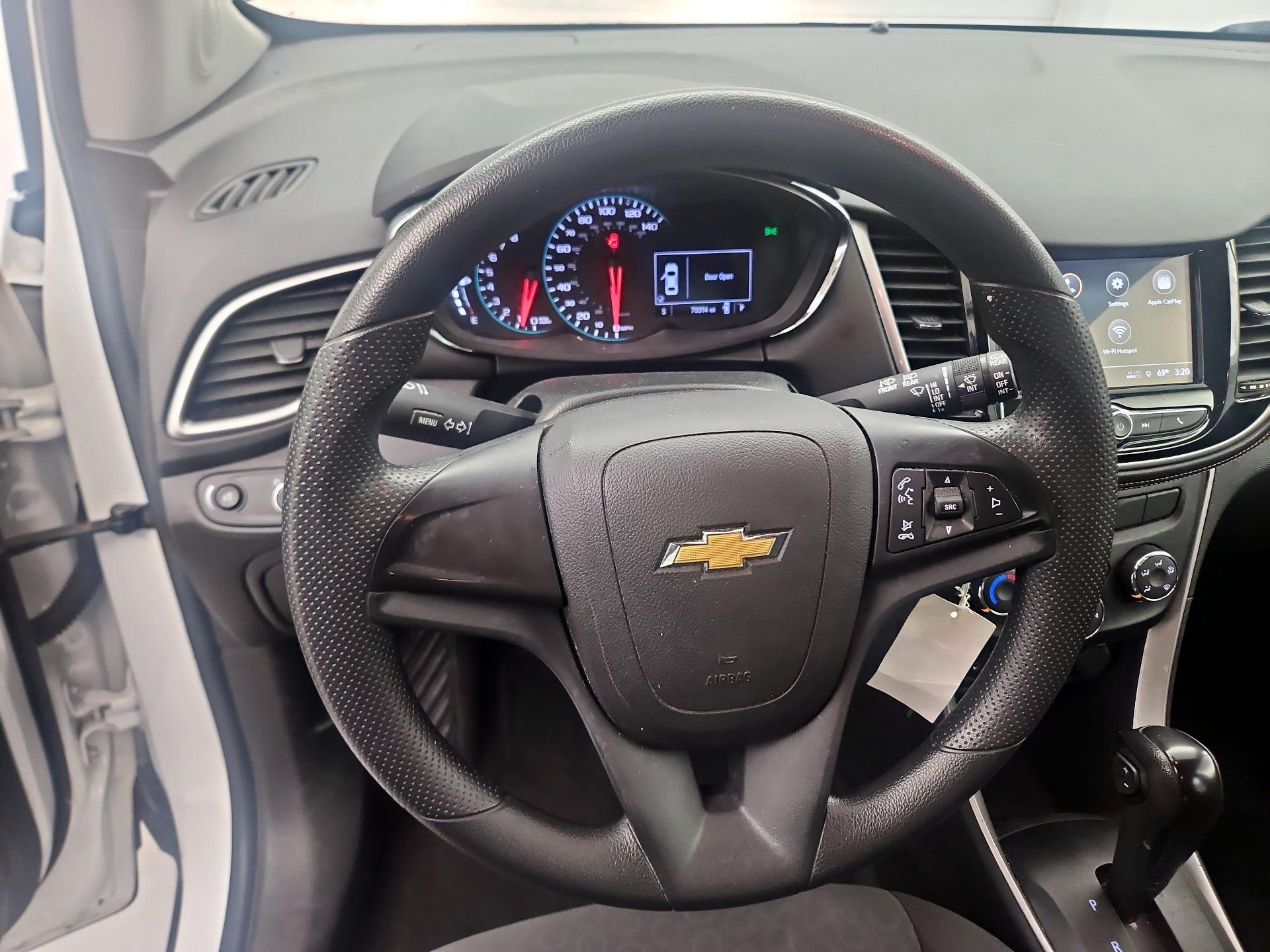 Thumbnail: 2018 Chevrolet Trax - 10