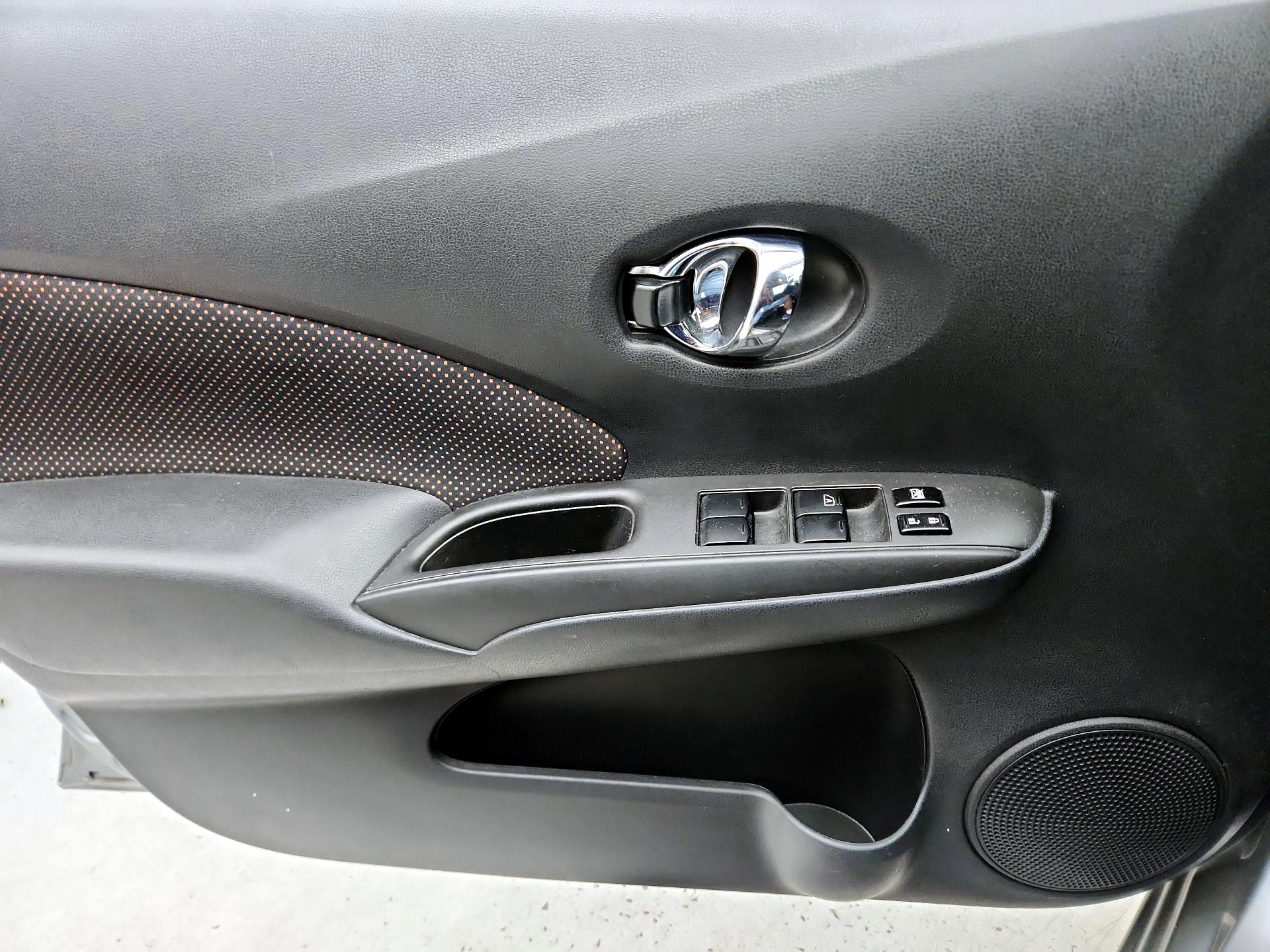 Thumbnail: 2015 Nissan Versa Note - 12