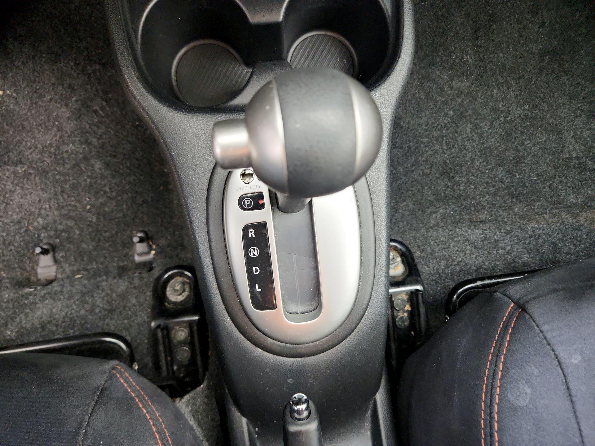Thumbnail: 2015 Nissan Versa Note - 17