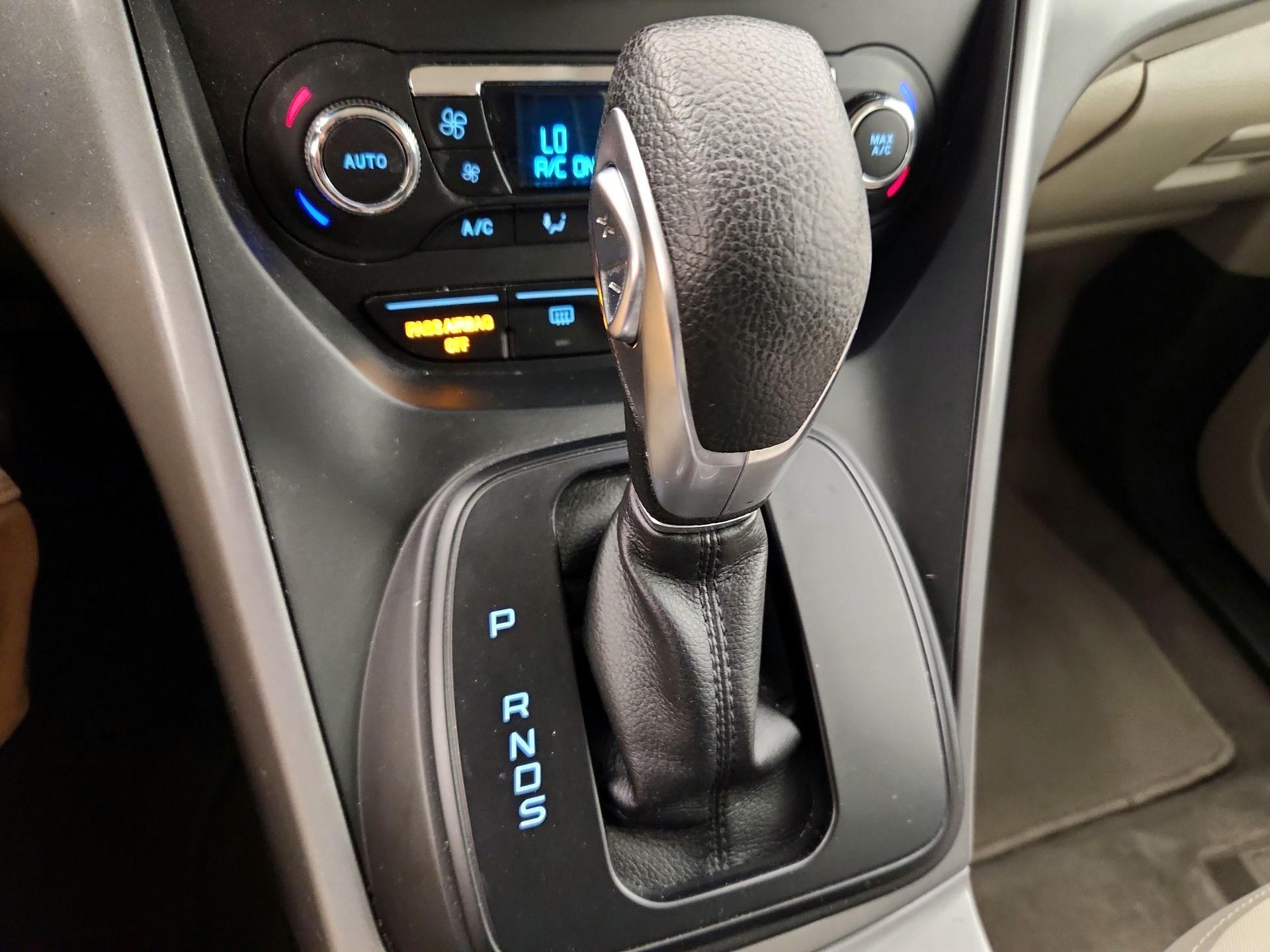 Thumbnail: 2015 Ford Escape - 17