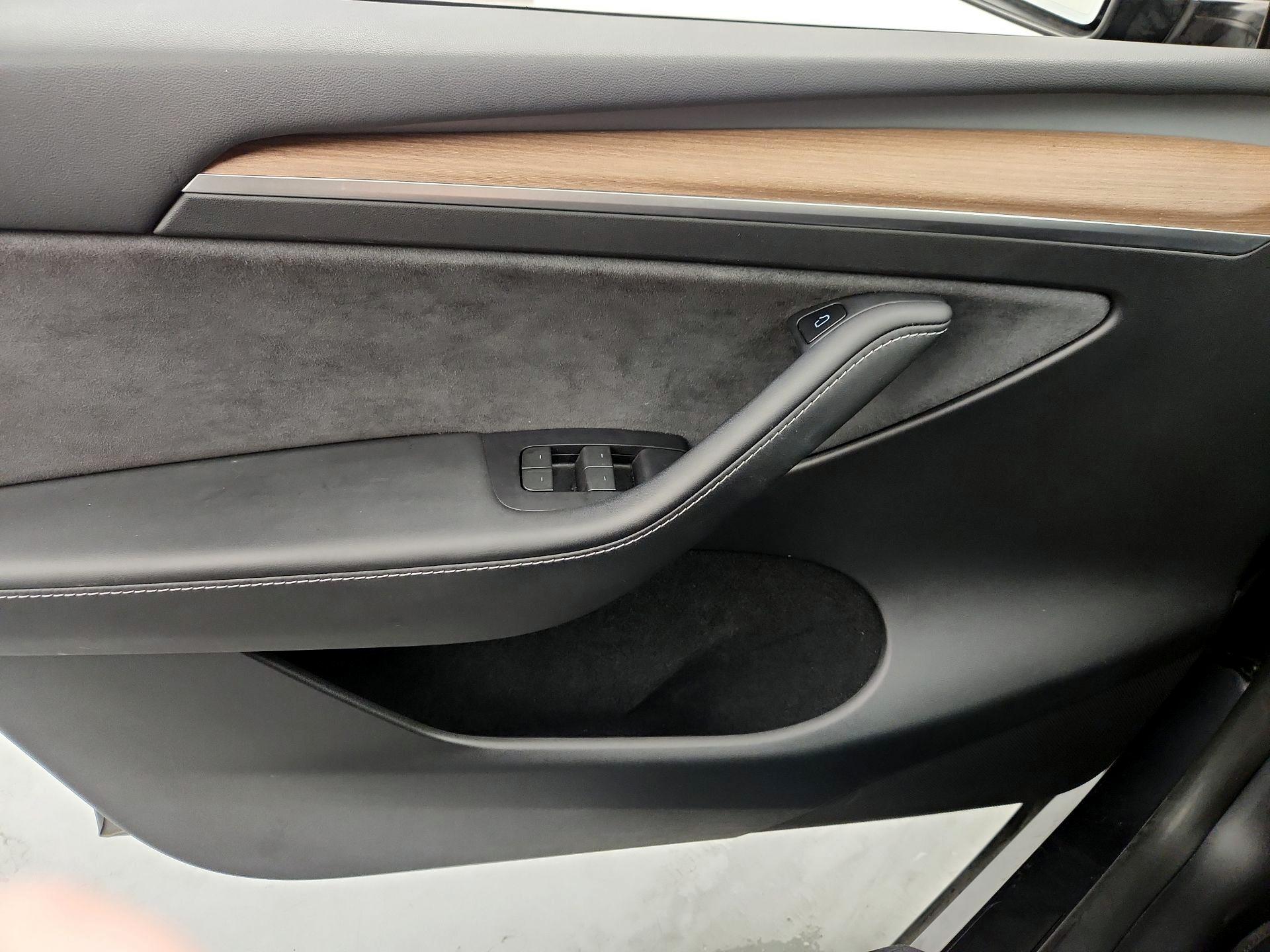 Thumbnail: 2023 Tesla Model Y - 12