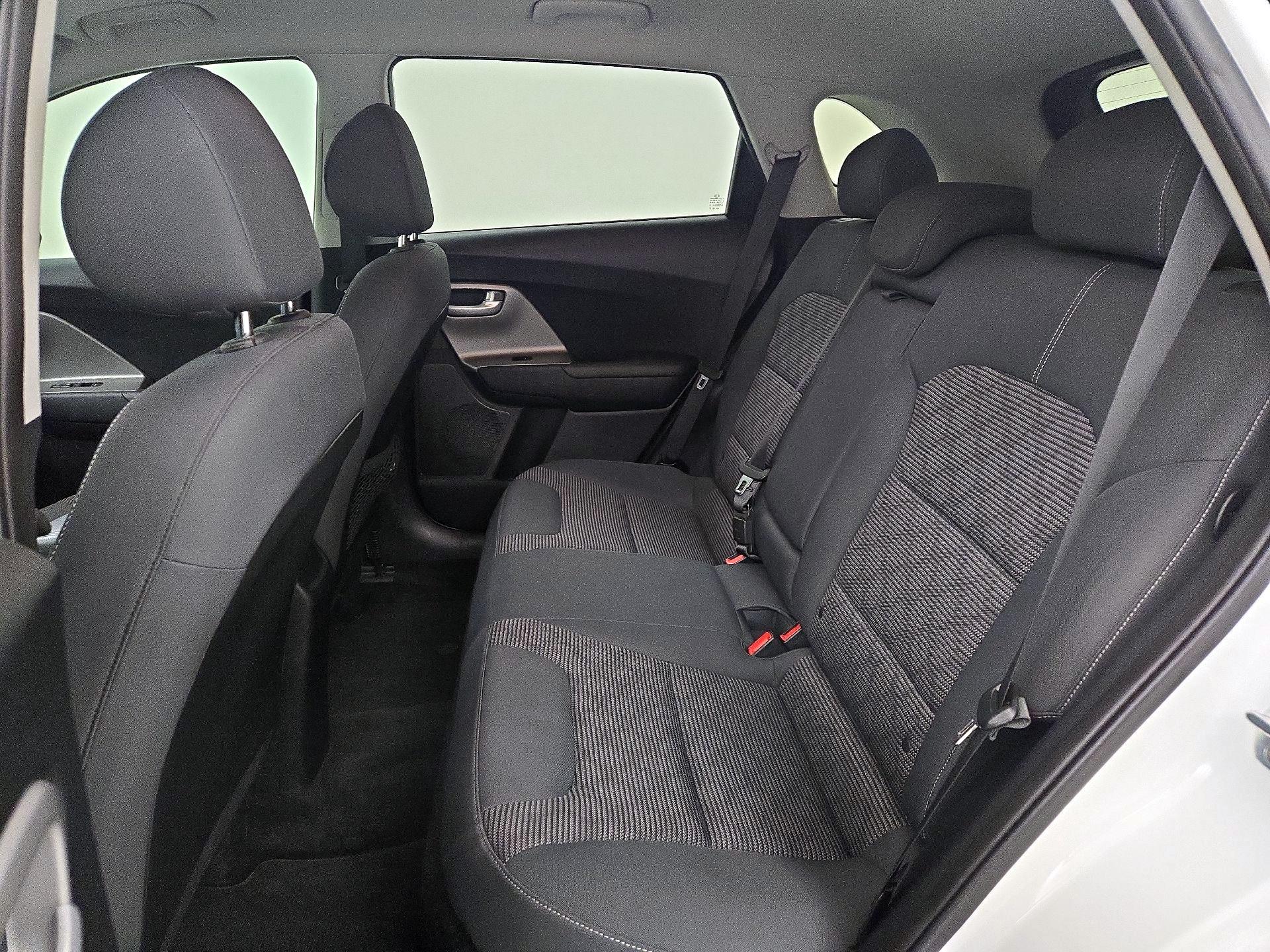 Thumbnail: 2018 Kia Niro - 19