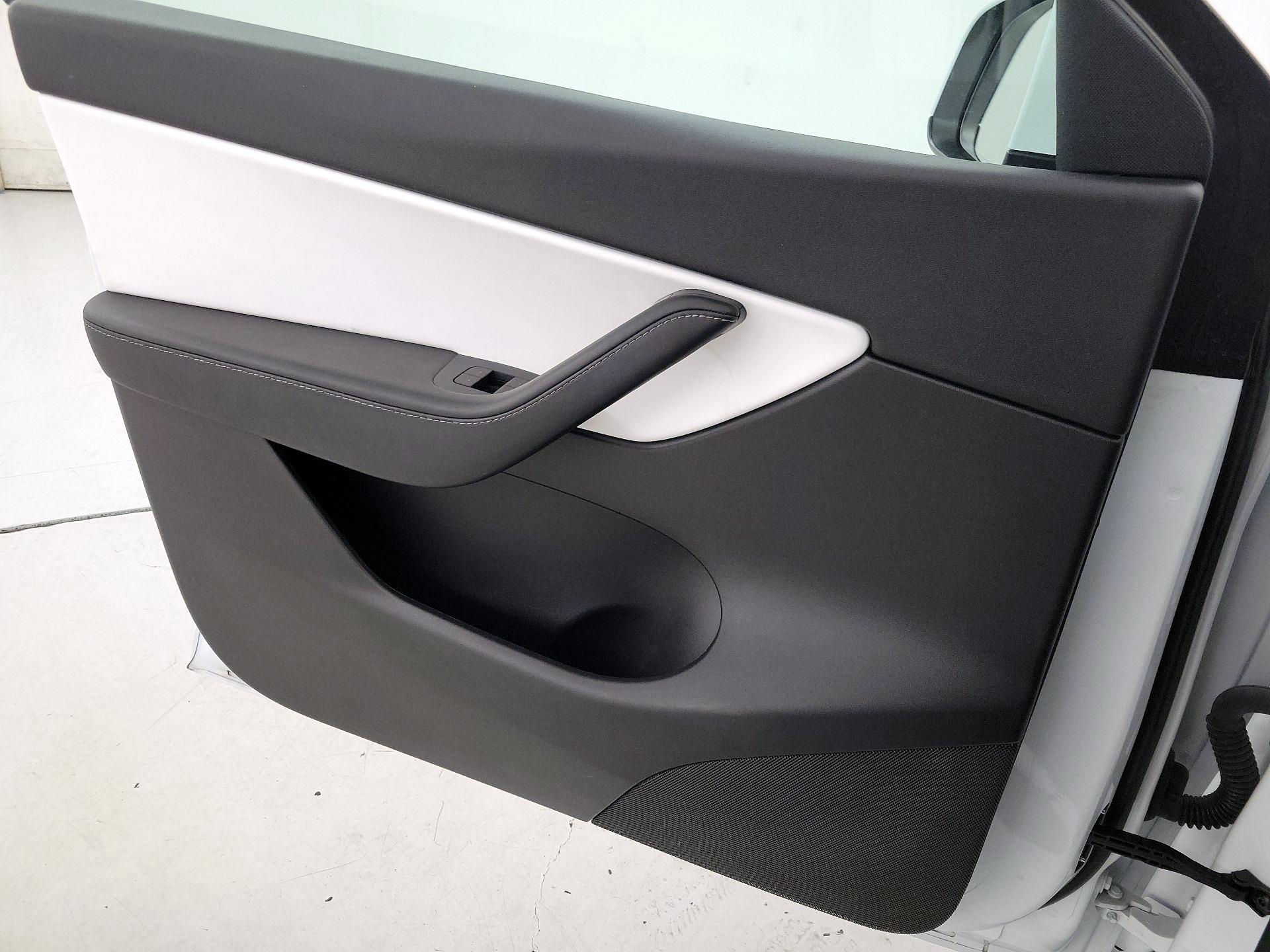 Thumbnail: 2021 Tesla Model Y - 12