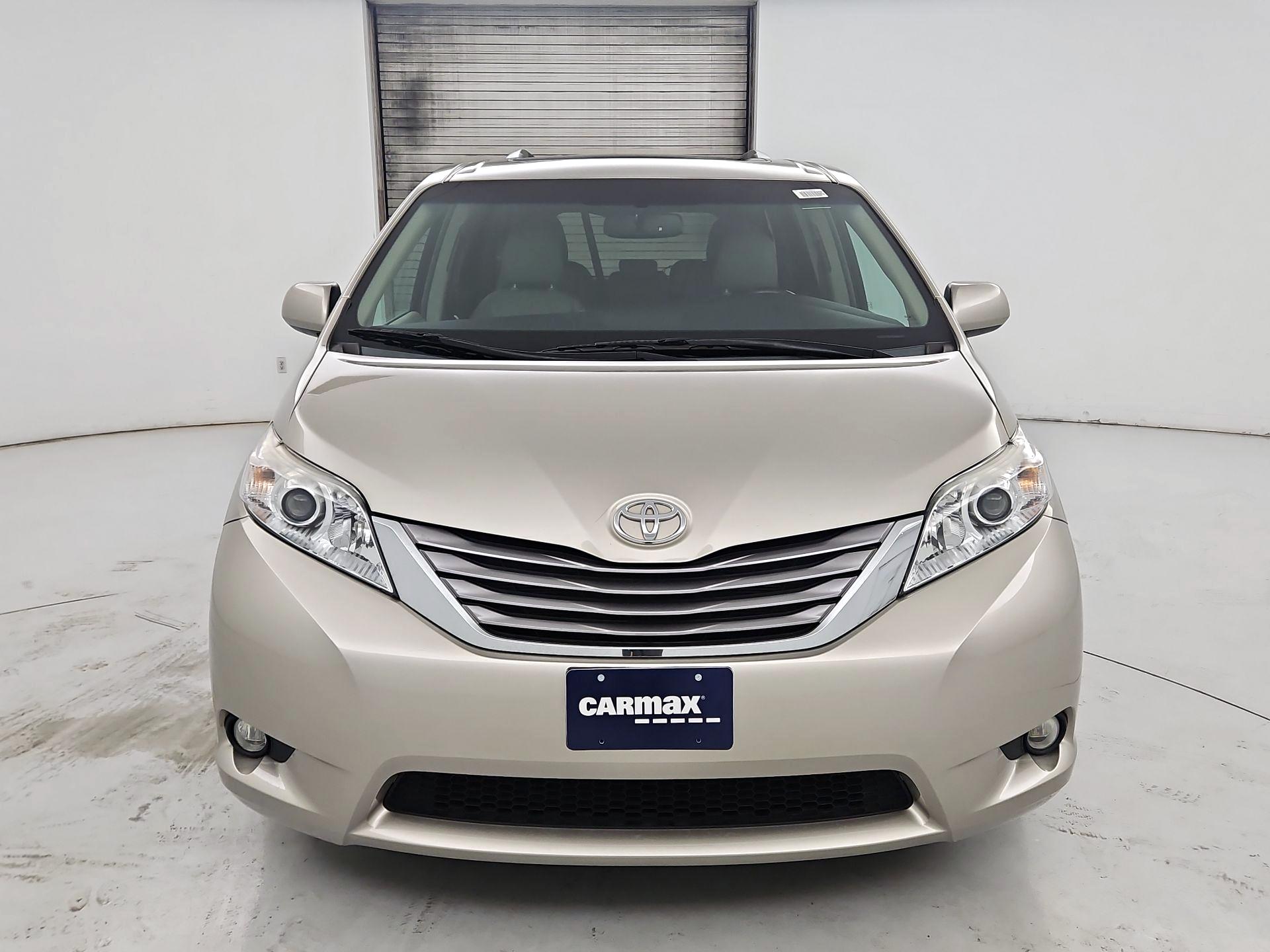 Thumbnail: 2016 Toyota Sienna - 2
