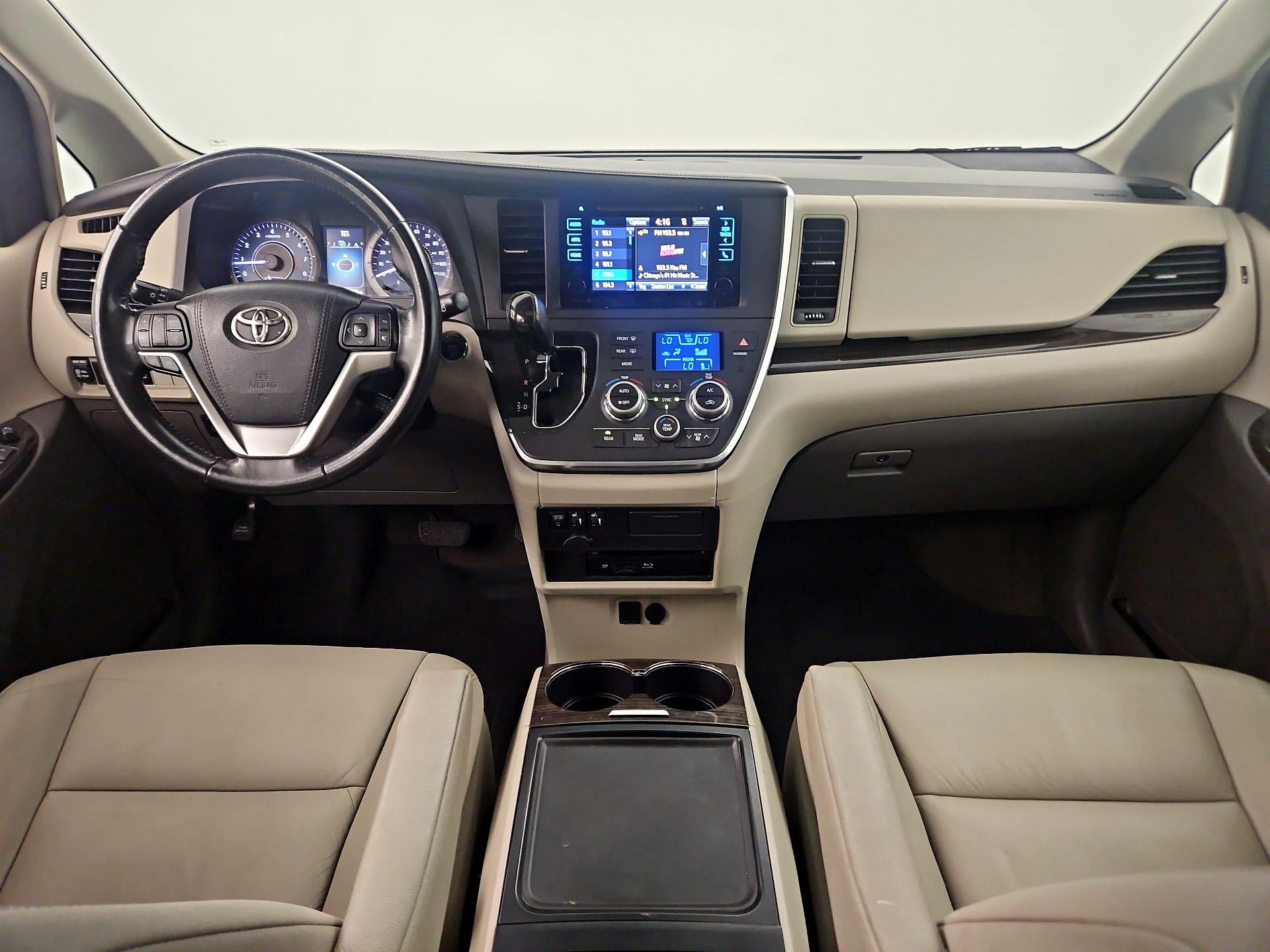 Thumbnail: 2016 Toyota Sienna - 8