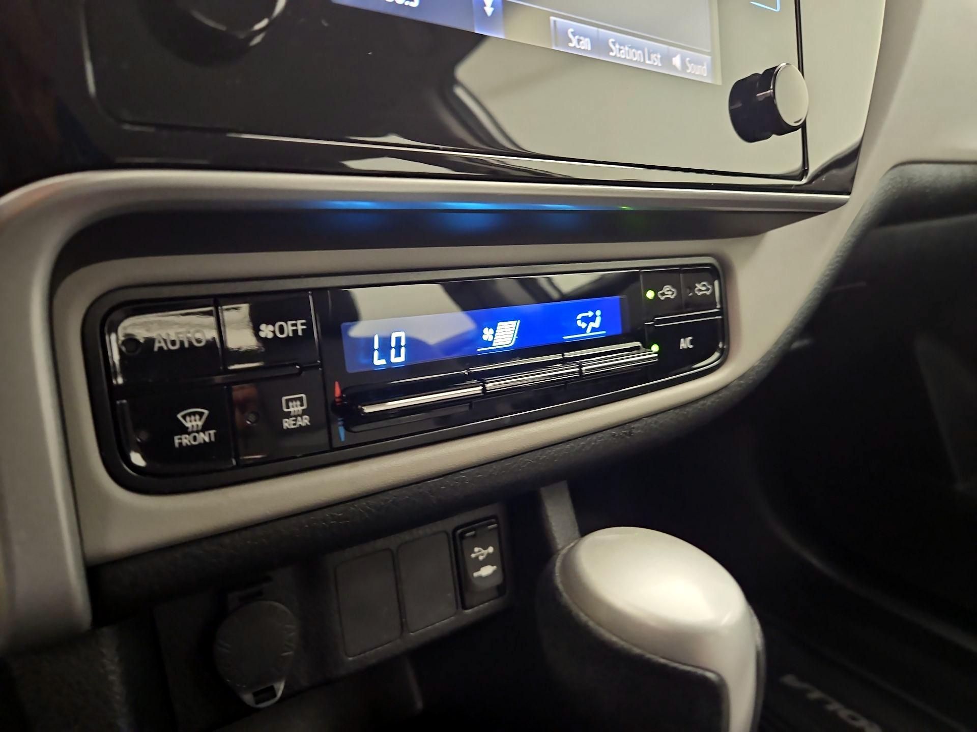 Thumbnail: 2019 Toyota Corolla - 16