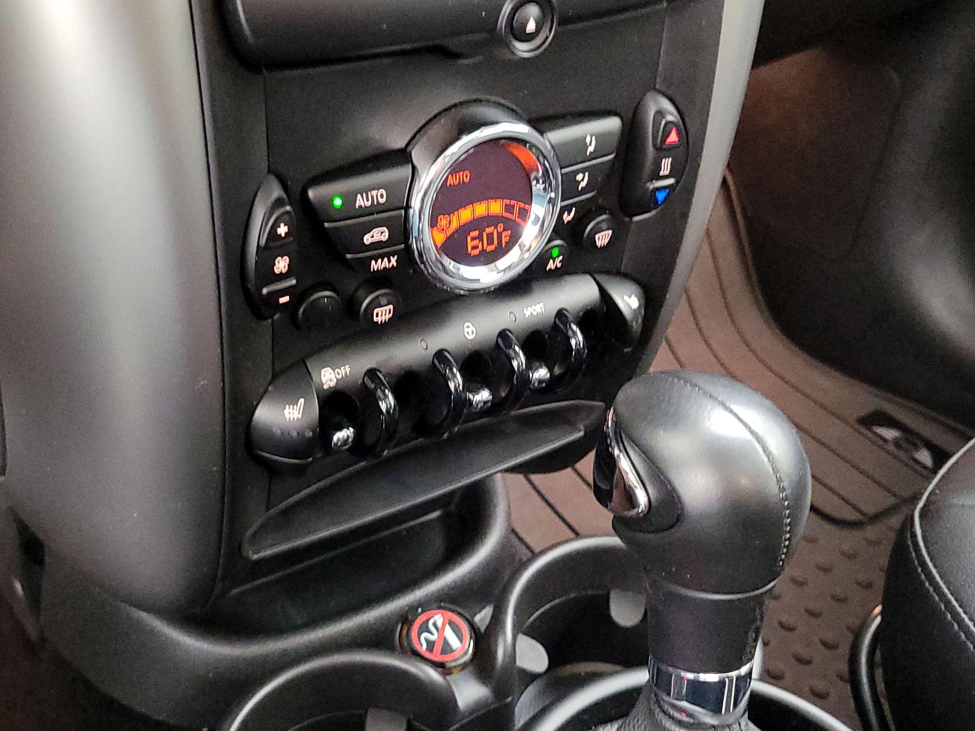 Thumbnail: 2015 MINI Cooper Countryman - 14
