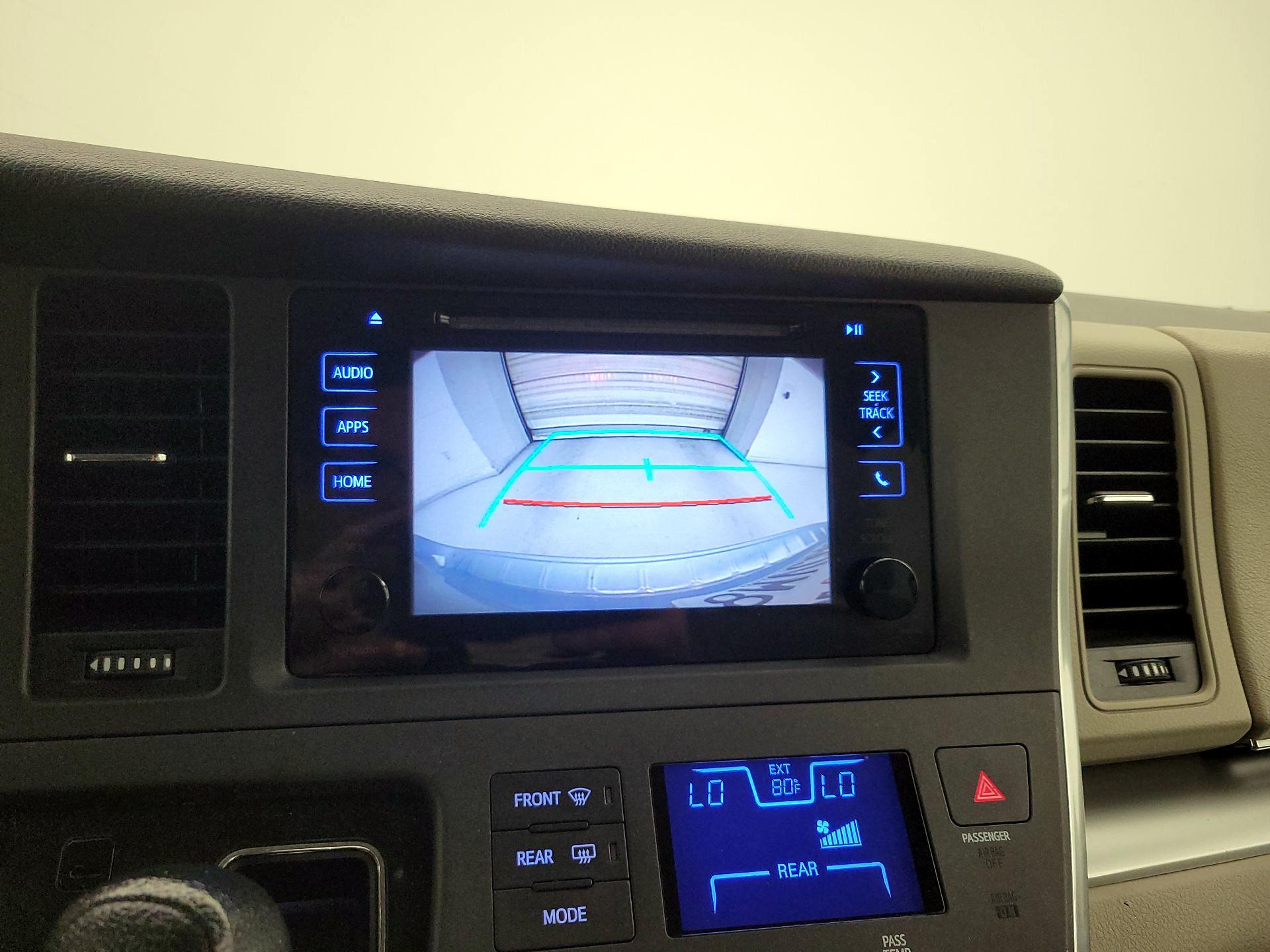 Thumbnail: 2015 Toyota Sienna - 14