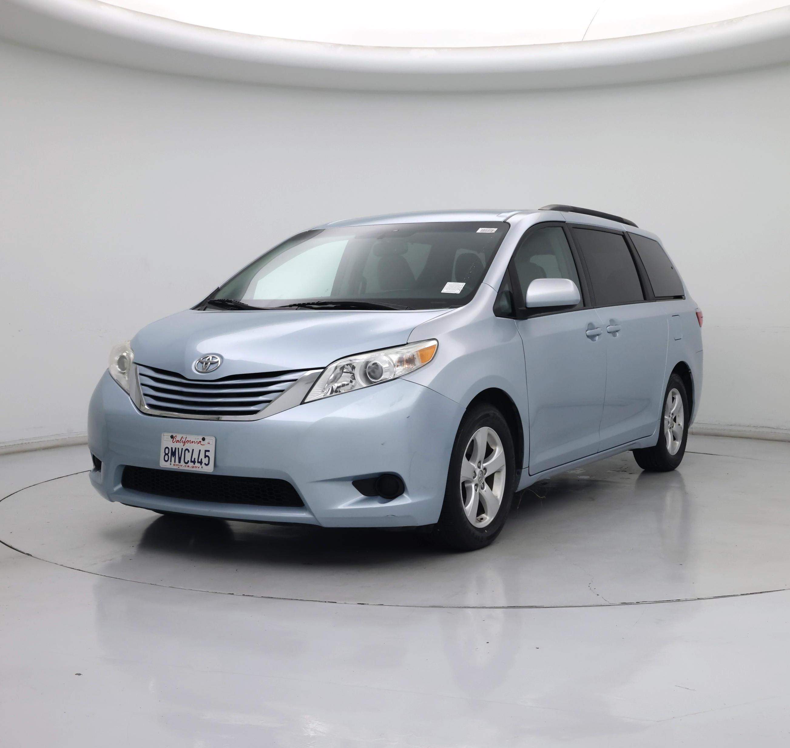 Thumbnail: 2015 Toyota Sienna - 4