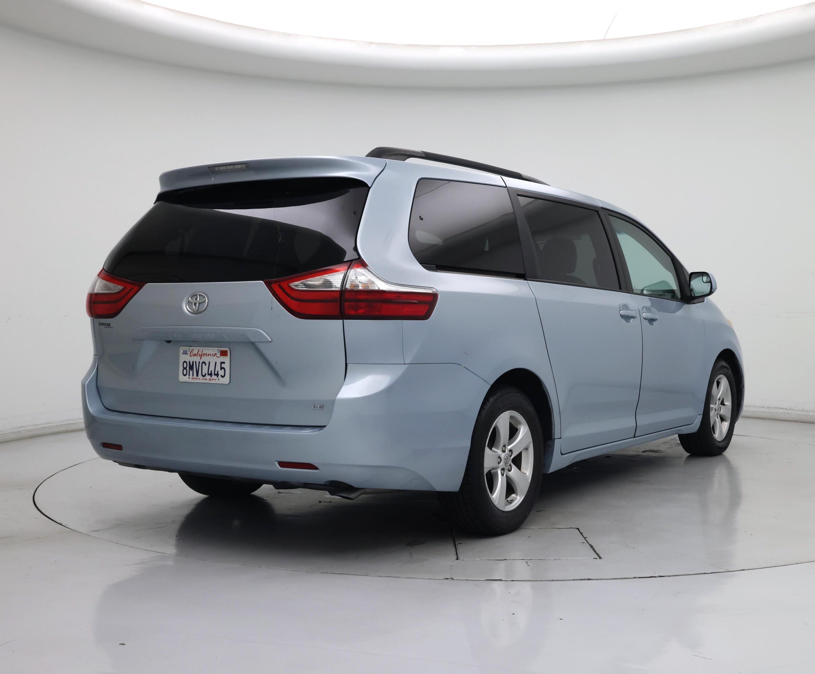 Thumbnail: 2015 Toyota Sienna - 8