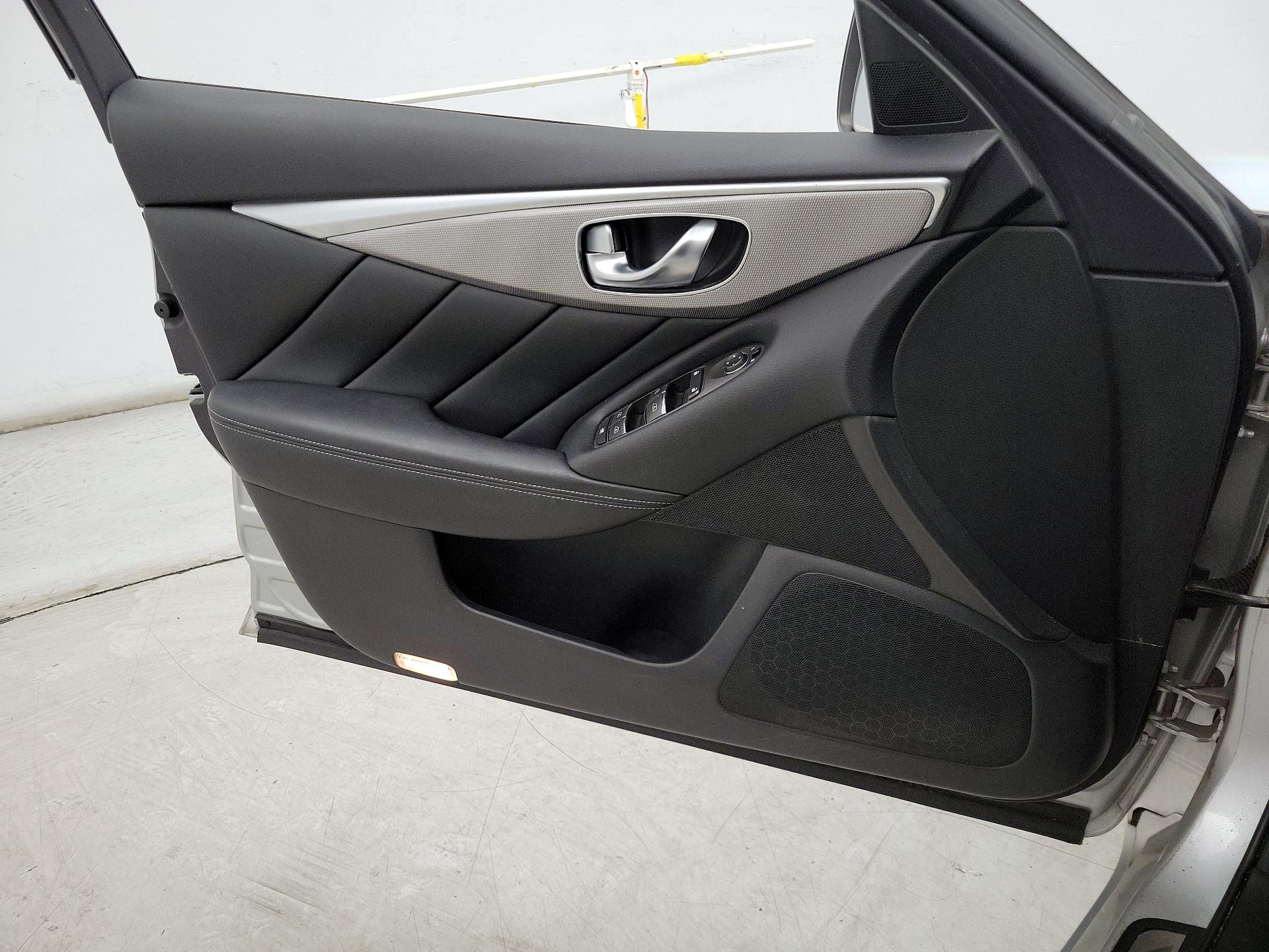 Thumbnail: 2014 INFINITI Q50 - 12