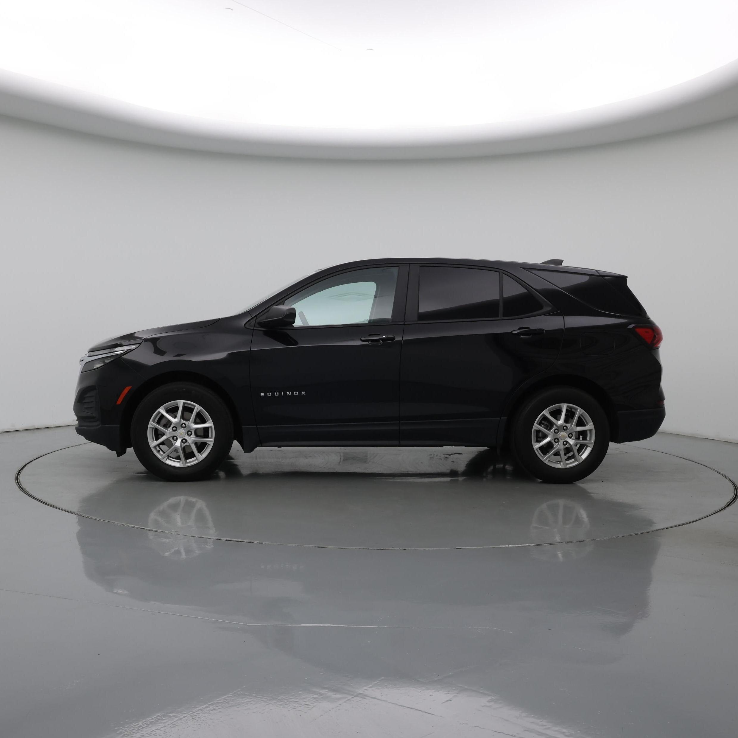 Thumbnail: 2023 Chevrolet Equinox - 3