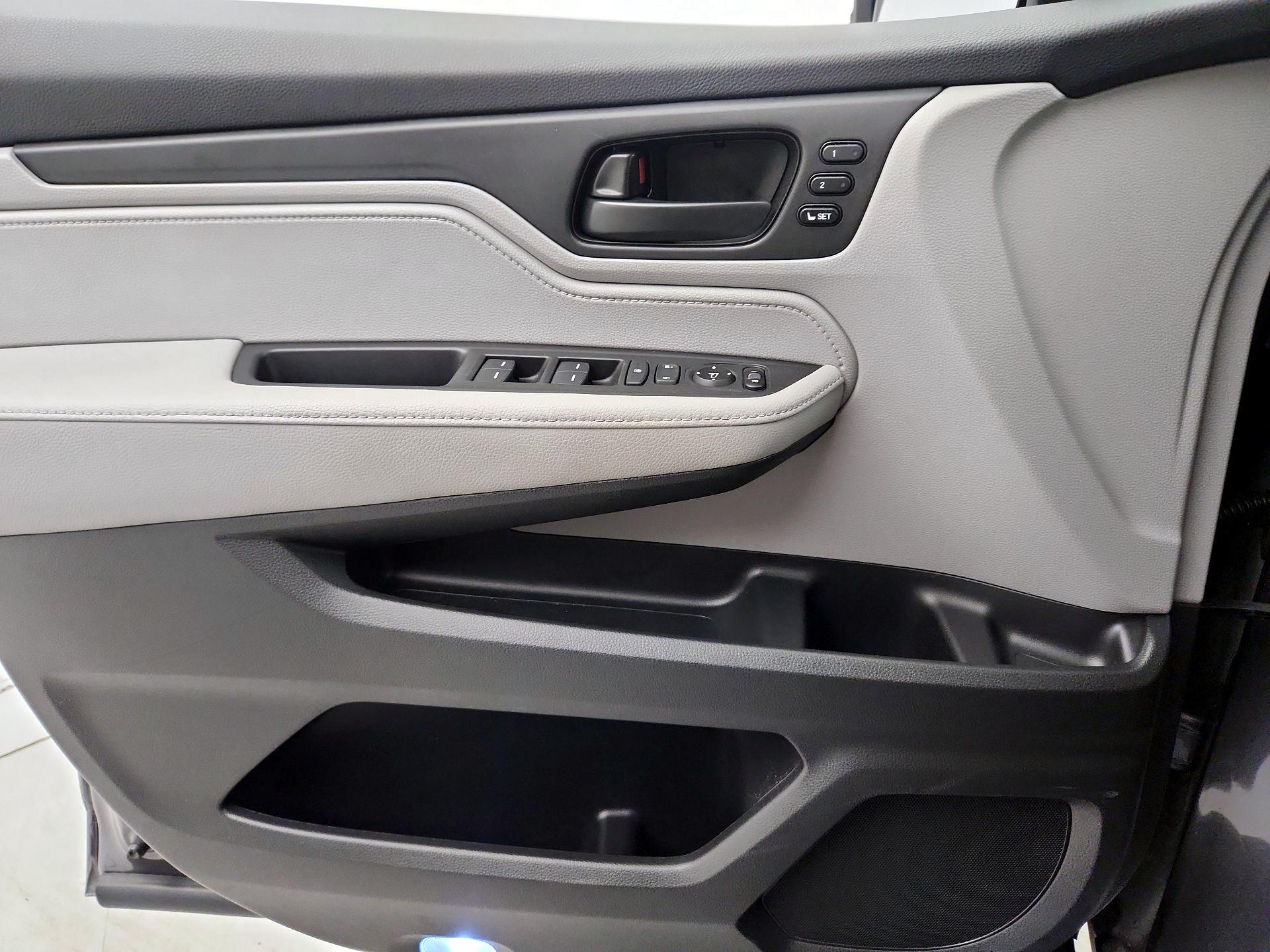 Thumbnail: 2018 Honda Odyssey - 12