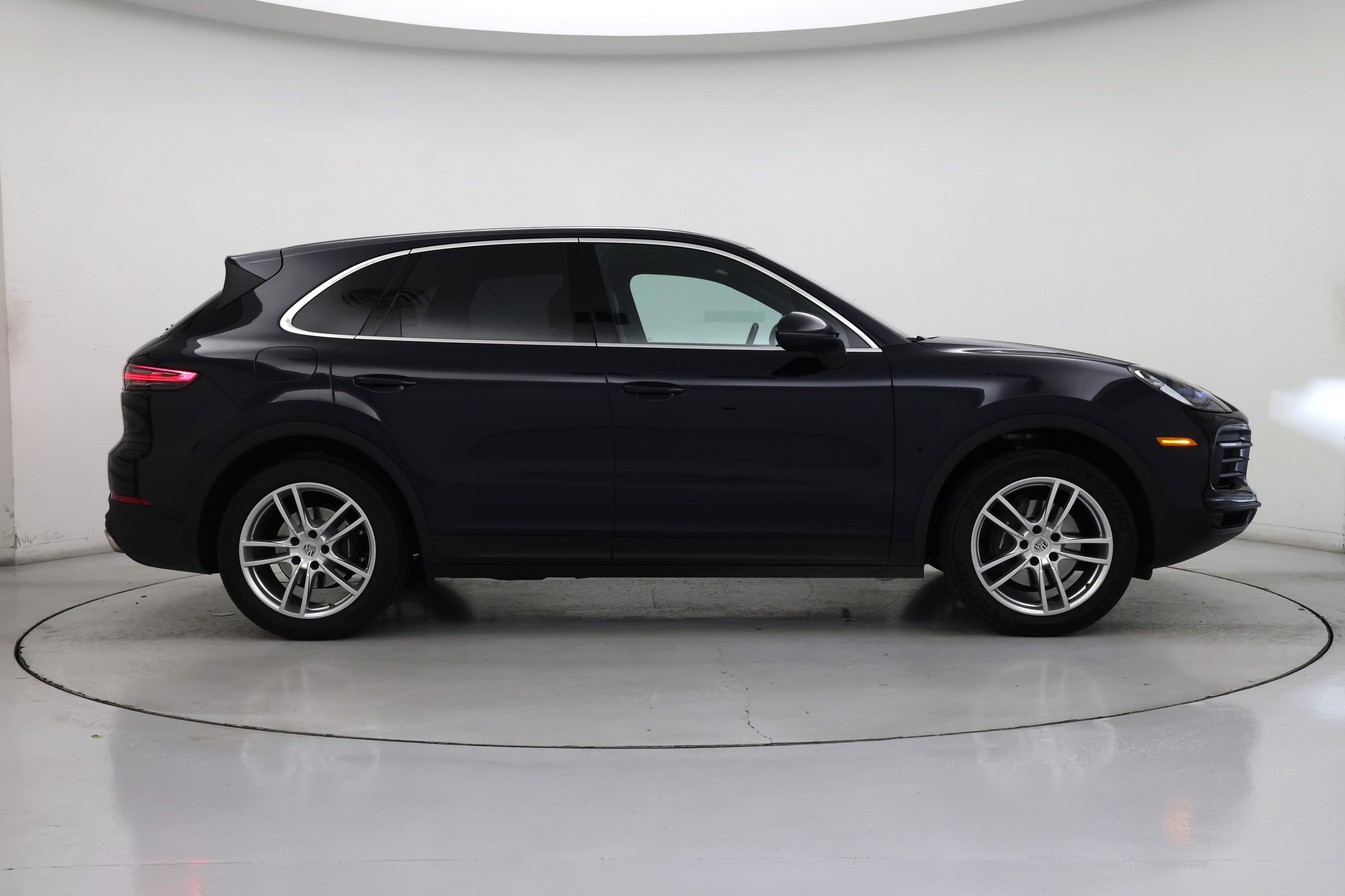 Thumbnail: 2020 Porsche Cayenne - 7