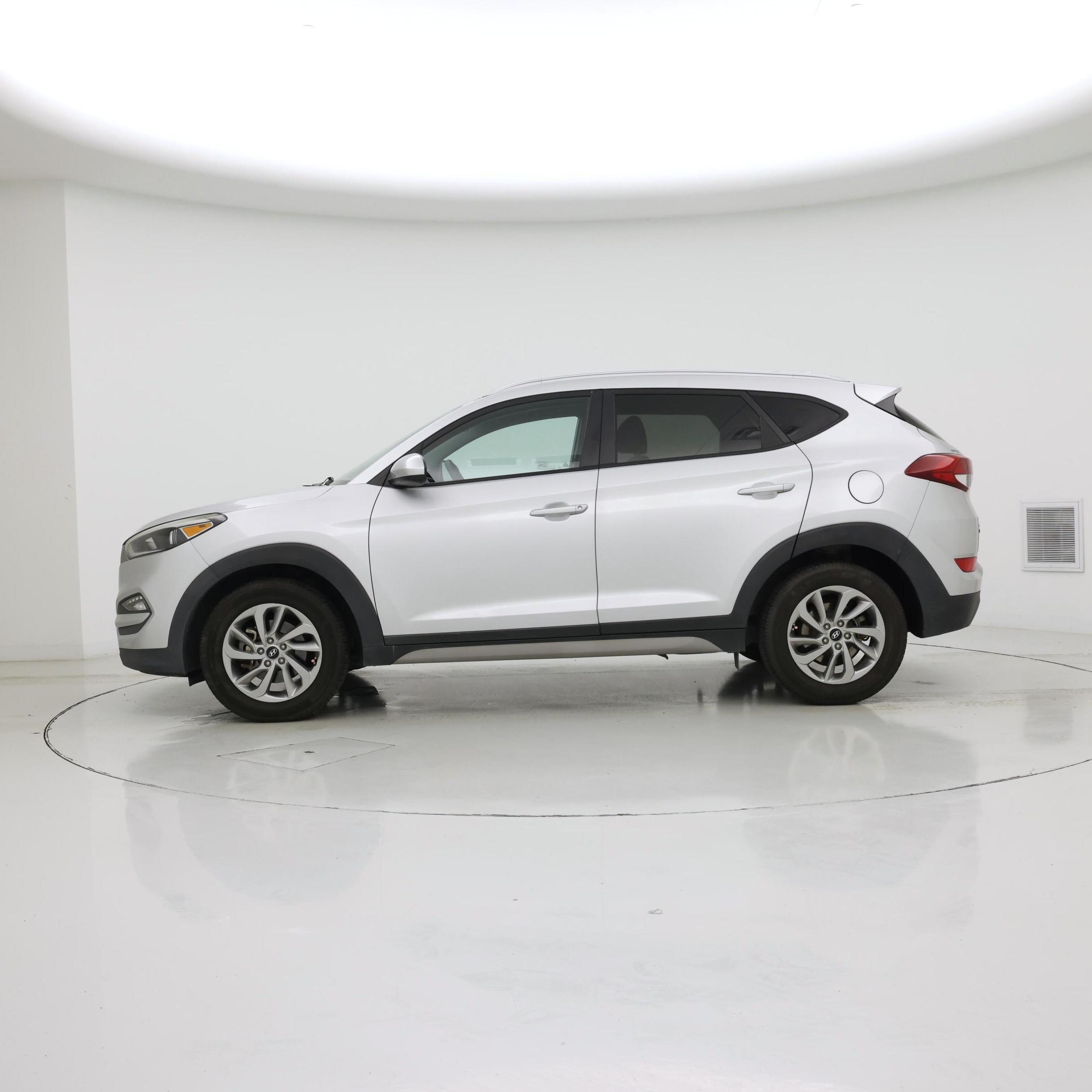 Thumbnail: 2018 Hyundai Tucson - 3