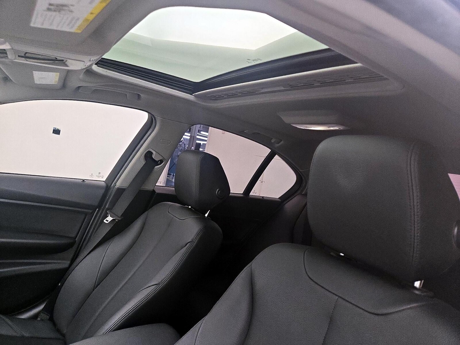 Sunroof(s) & Overhead Airbags