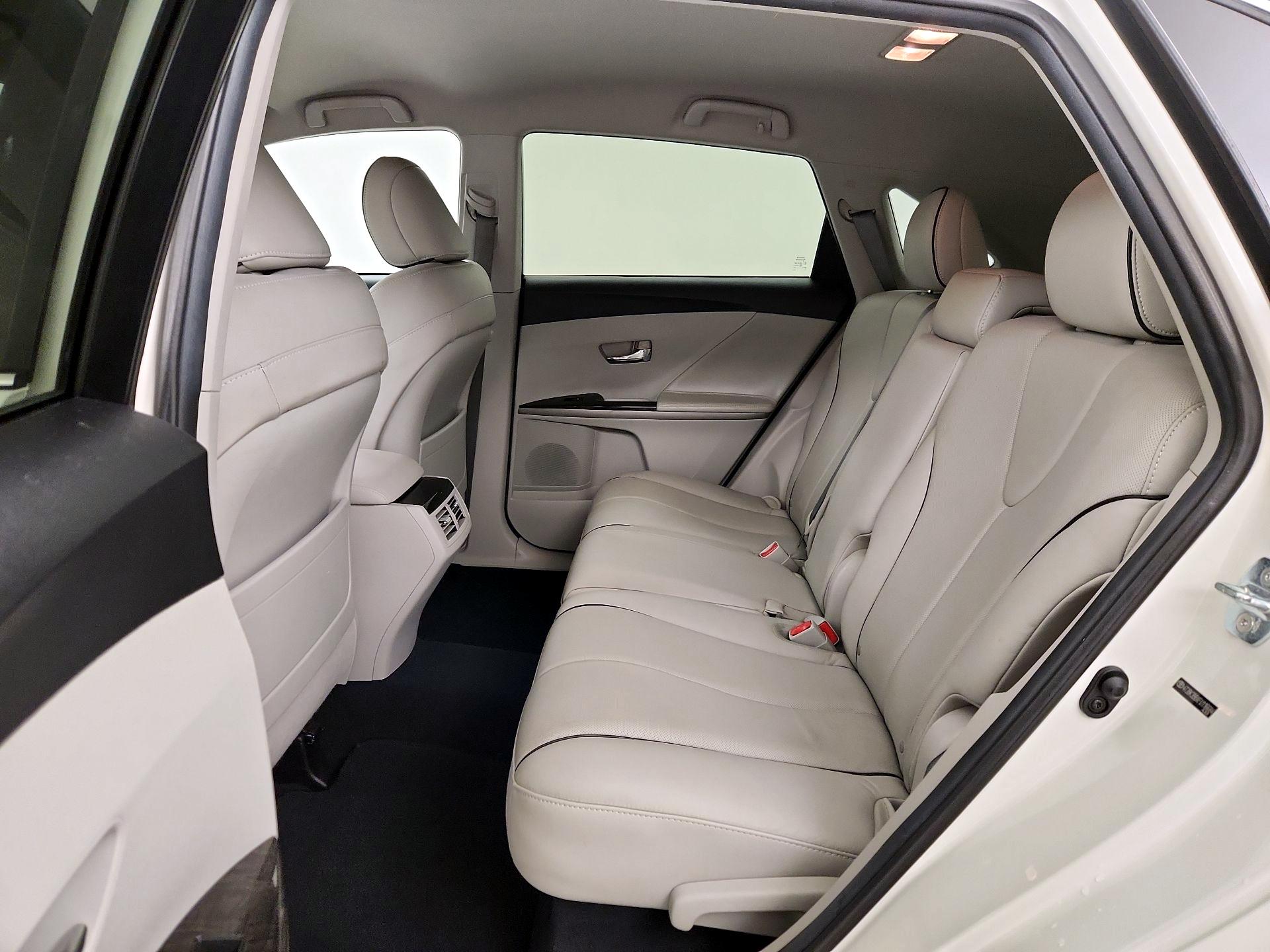 Thumbnail: 2015 Toyota Venza - 19