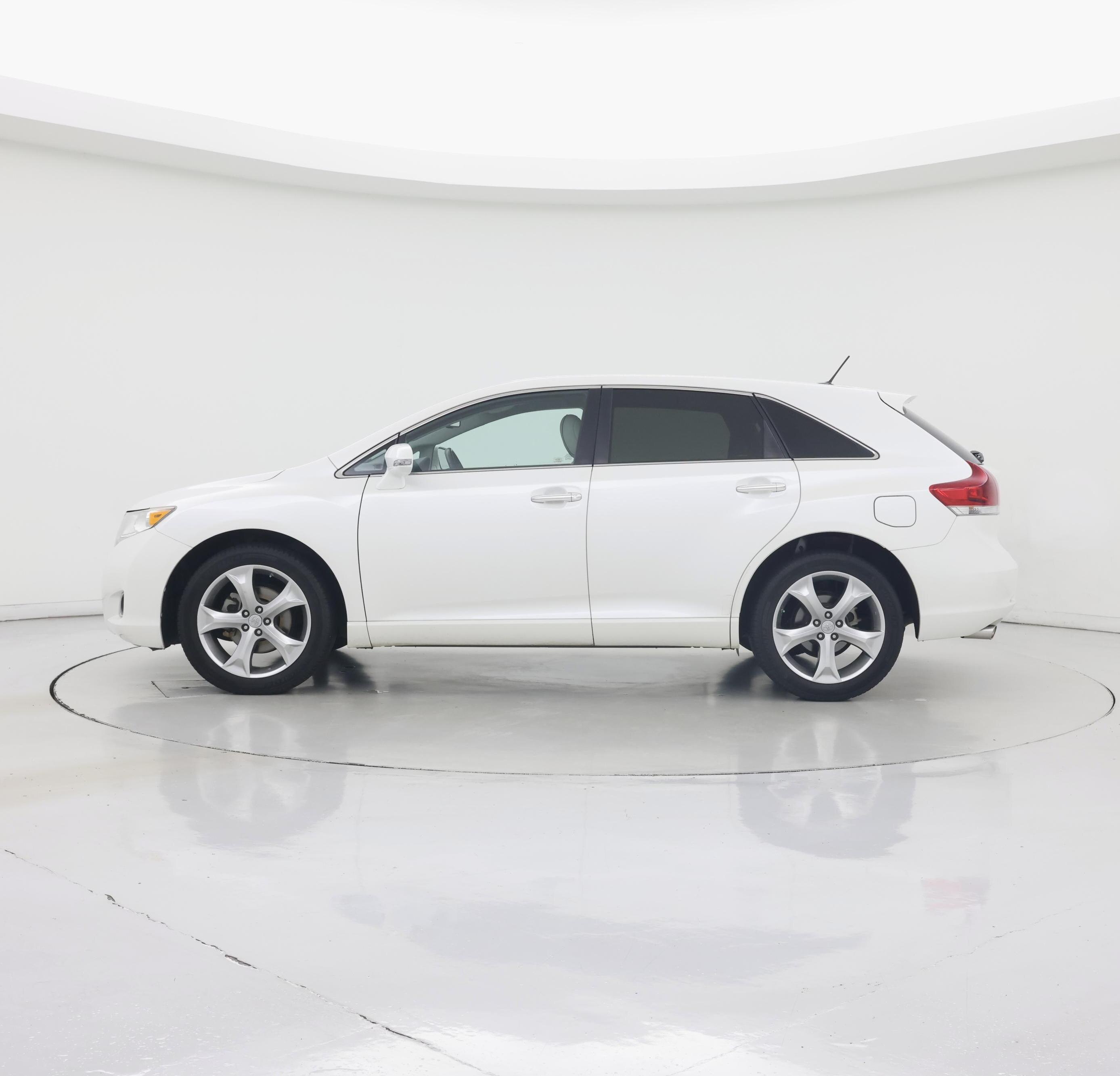 Thumbnail: 2015 Toyota Venza - 3