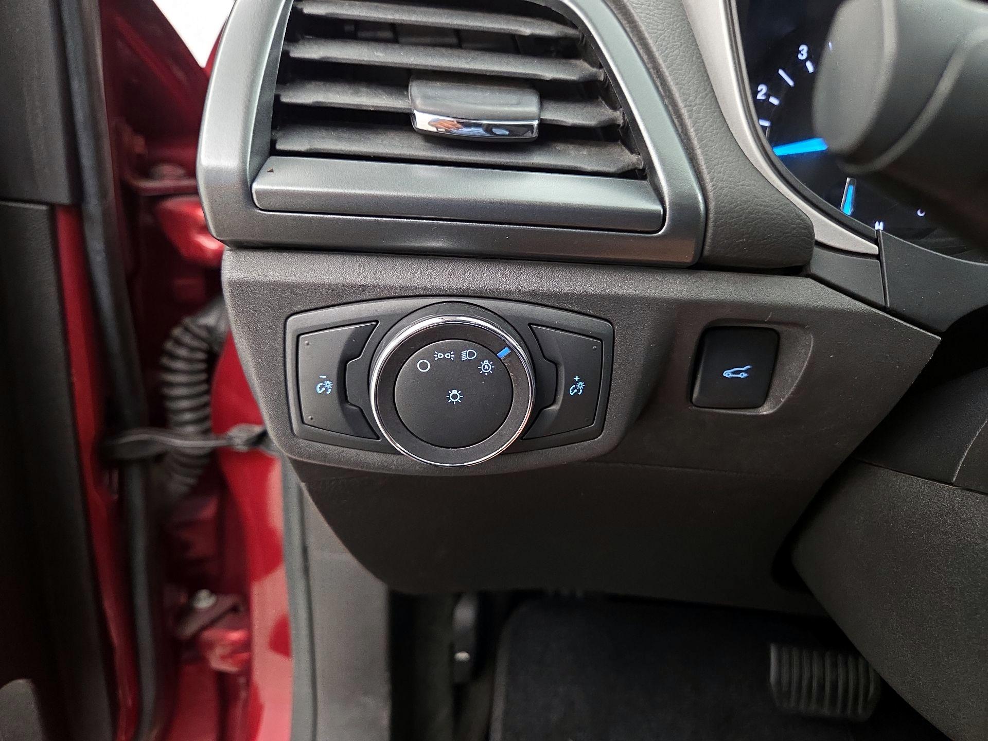 Thumbnail: 2016 Ford Fusion - 13