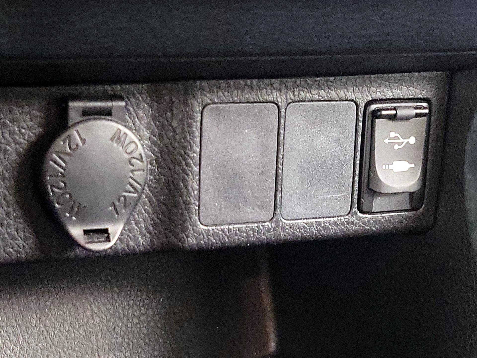 Thumbnail: 2016 Toyota Corolla - 18