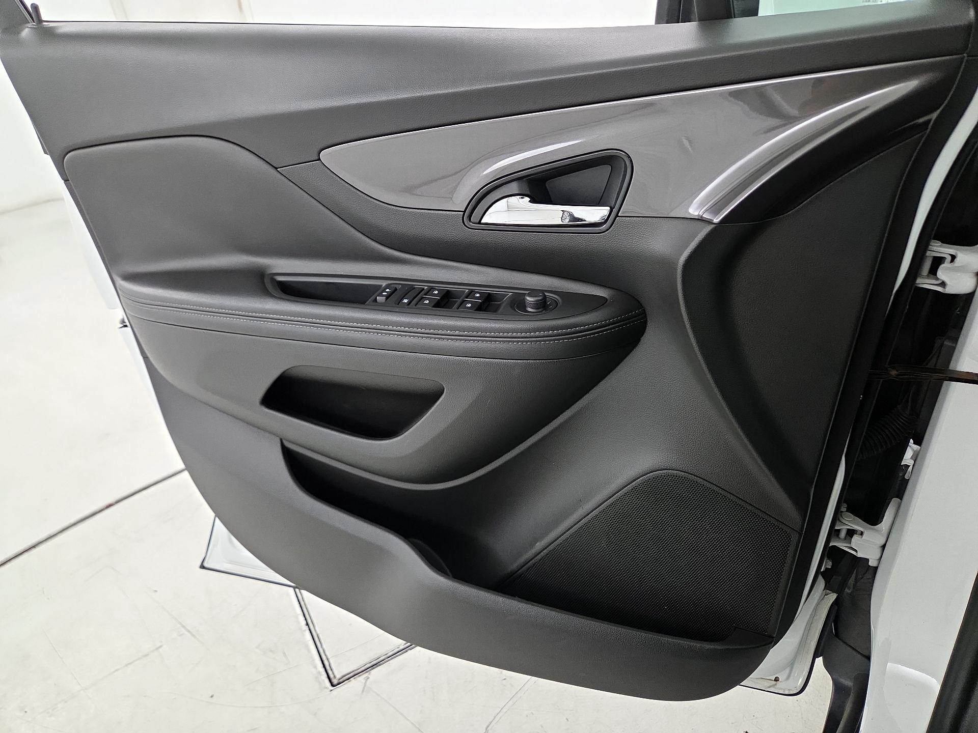 Thumbnail: 2018 Buick Encore - 12