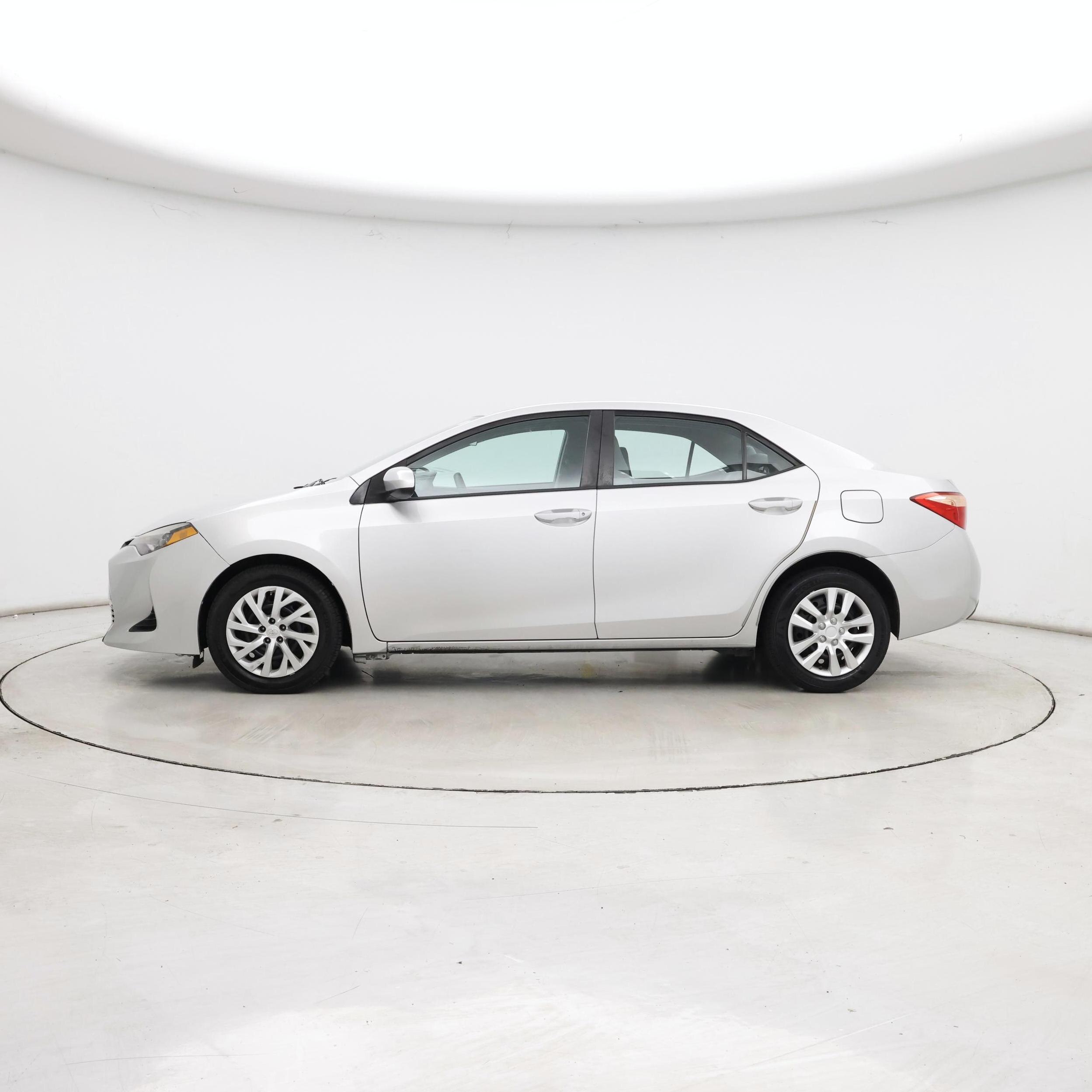 Thumbnail: 2019 Toyota Corolla - 3