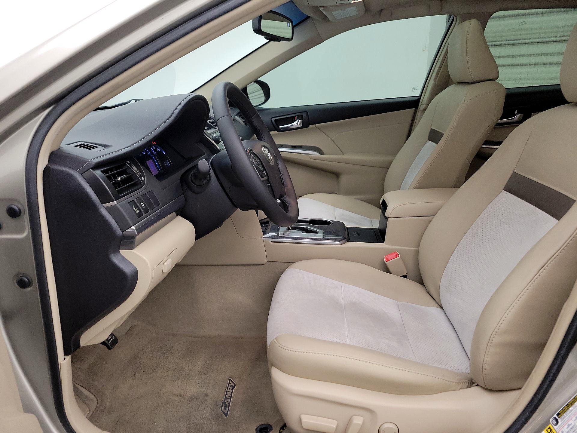Thumbnail: 2014 Toyota Camry - 11