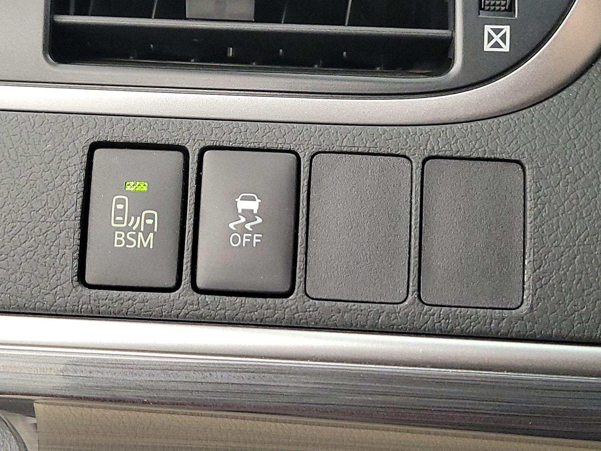 Thumbnail: 2014 Toyota Camry - 13