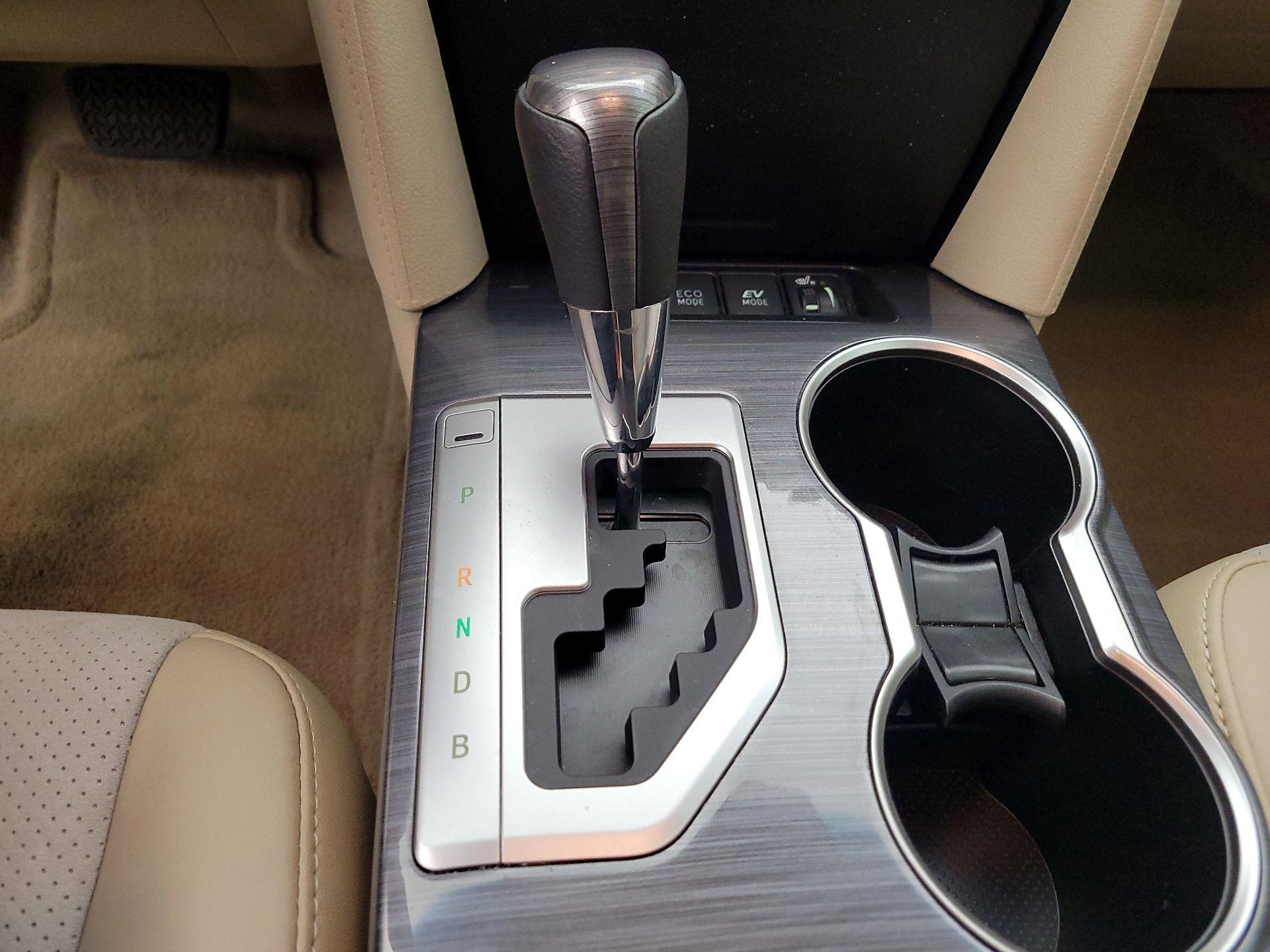 Thumbnail: 2014 Toyota Camry - 18