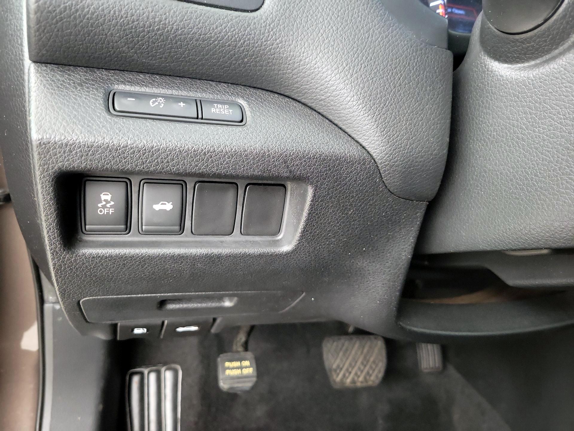Thumbnail: 2014 Nissan Altima - 13