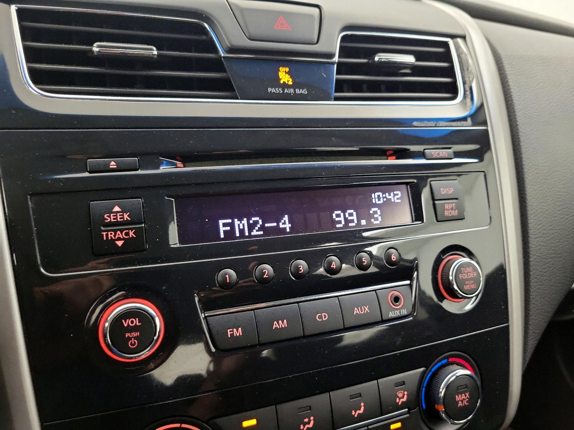 Thumbnail: 2014 Nissan Altima - 14