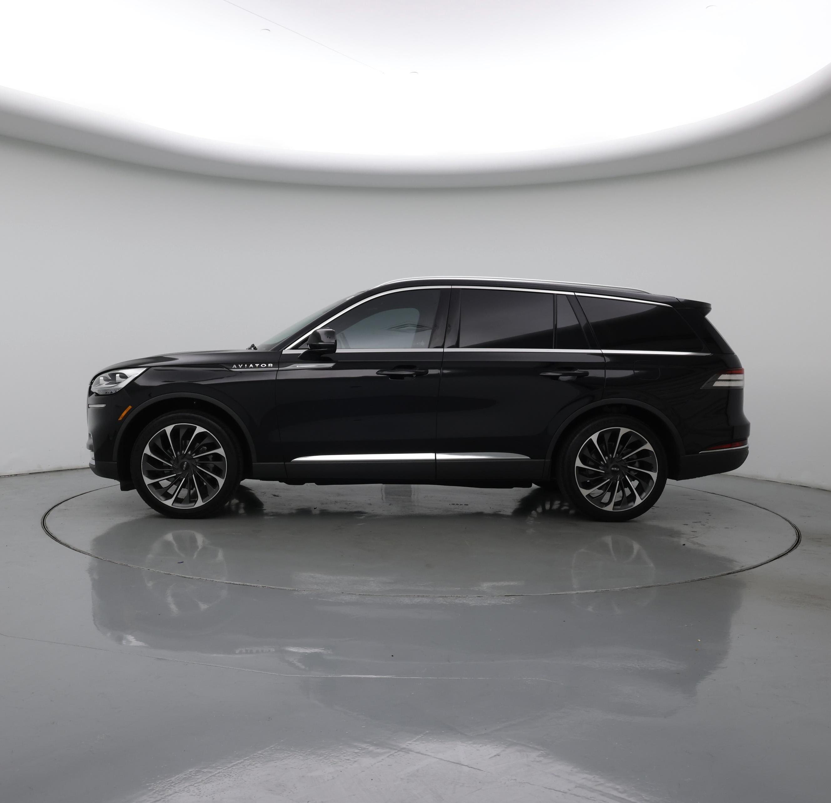 Thumbnail: 2021 Lincoln Aviator - 3