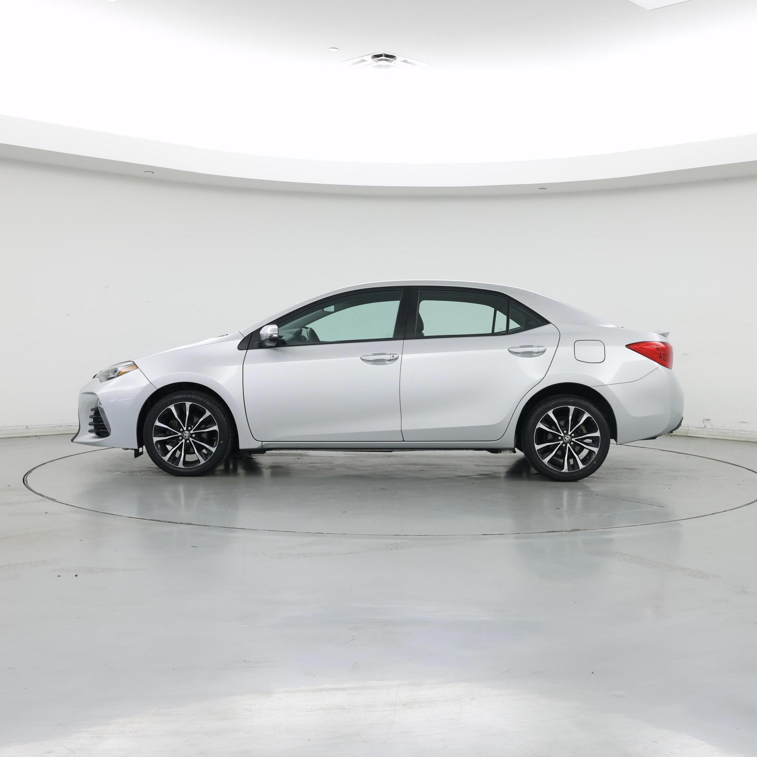 Thumbnail: 2018 Toyota Corolla - 3