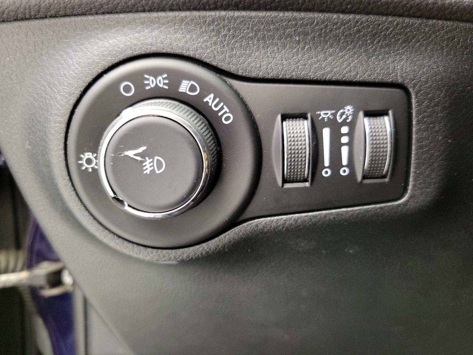 Thumbnail: 2018 Jeep Compass - 14