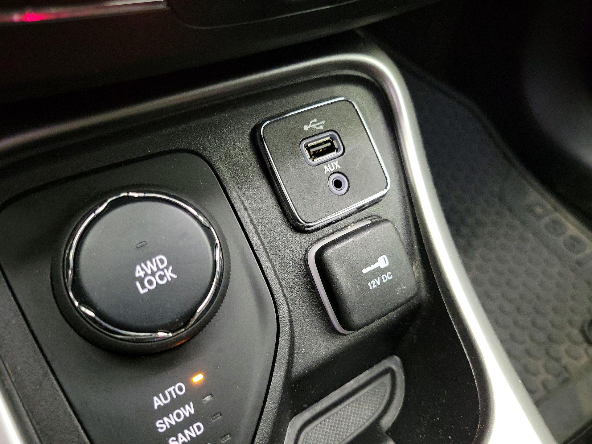 Thumbnail: 2018 Jeep Compass - 19
