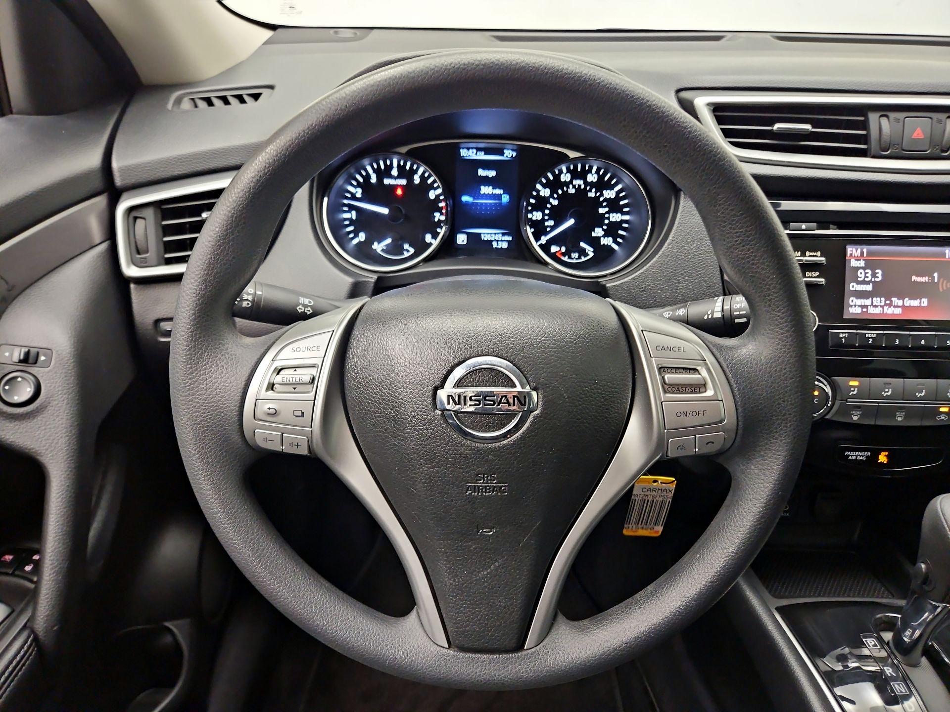 Thumbnail: 2015 Nissan Rogue - 10