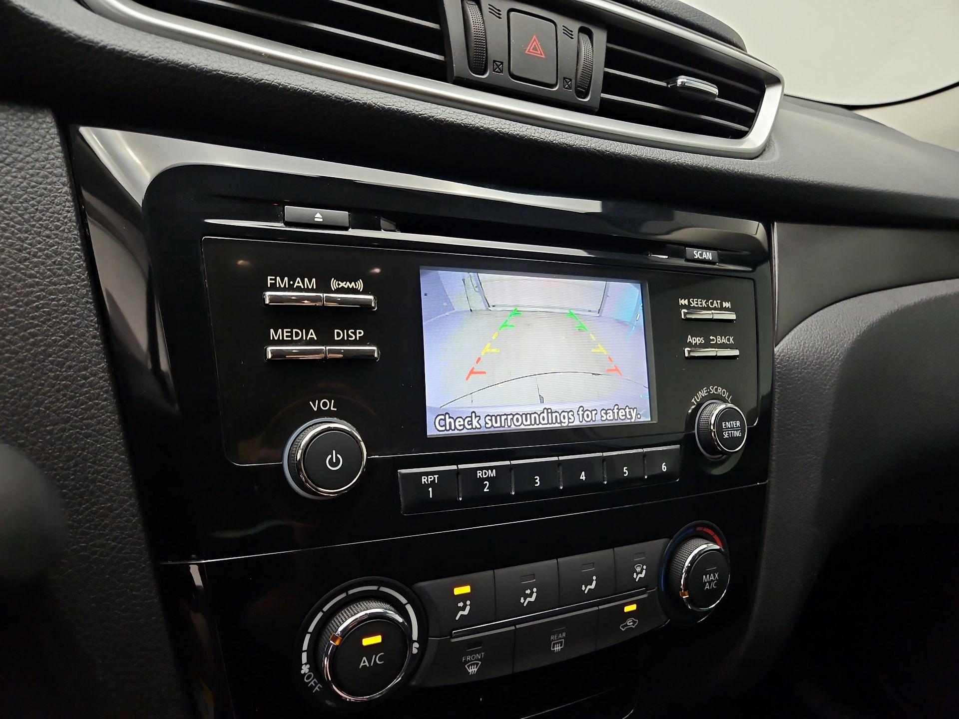 Thumbnail: 2015 Nissan Rogue - 14