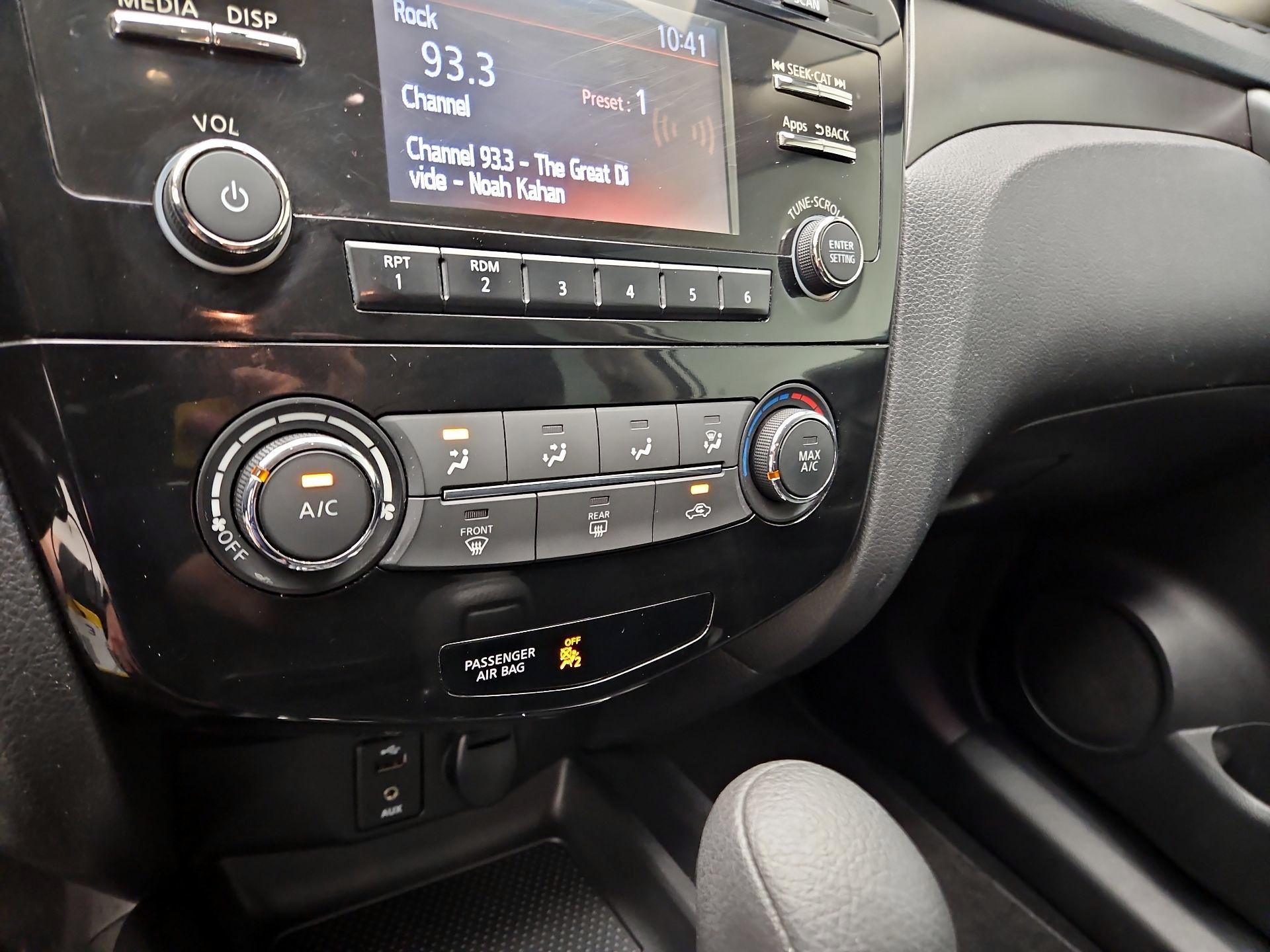 Thumbnail: 2015 Nissan Rogue - 16