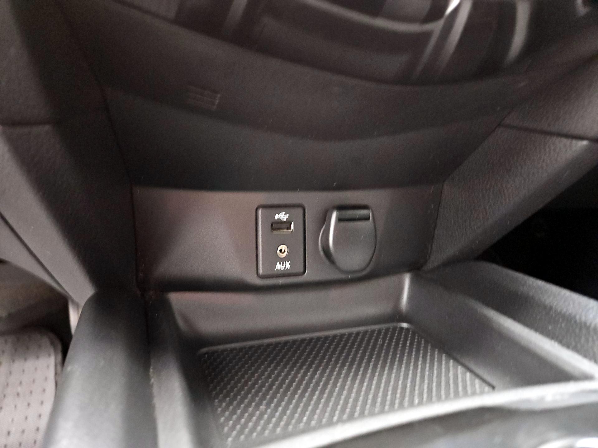 Thumbnail: 2015 Nissan Rogue - 18