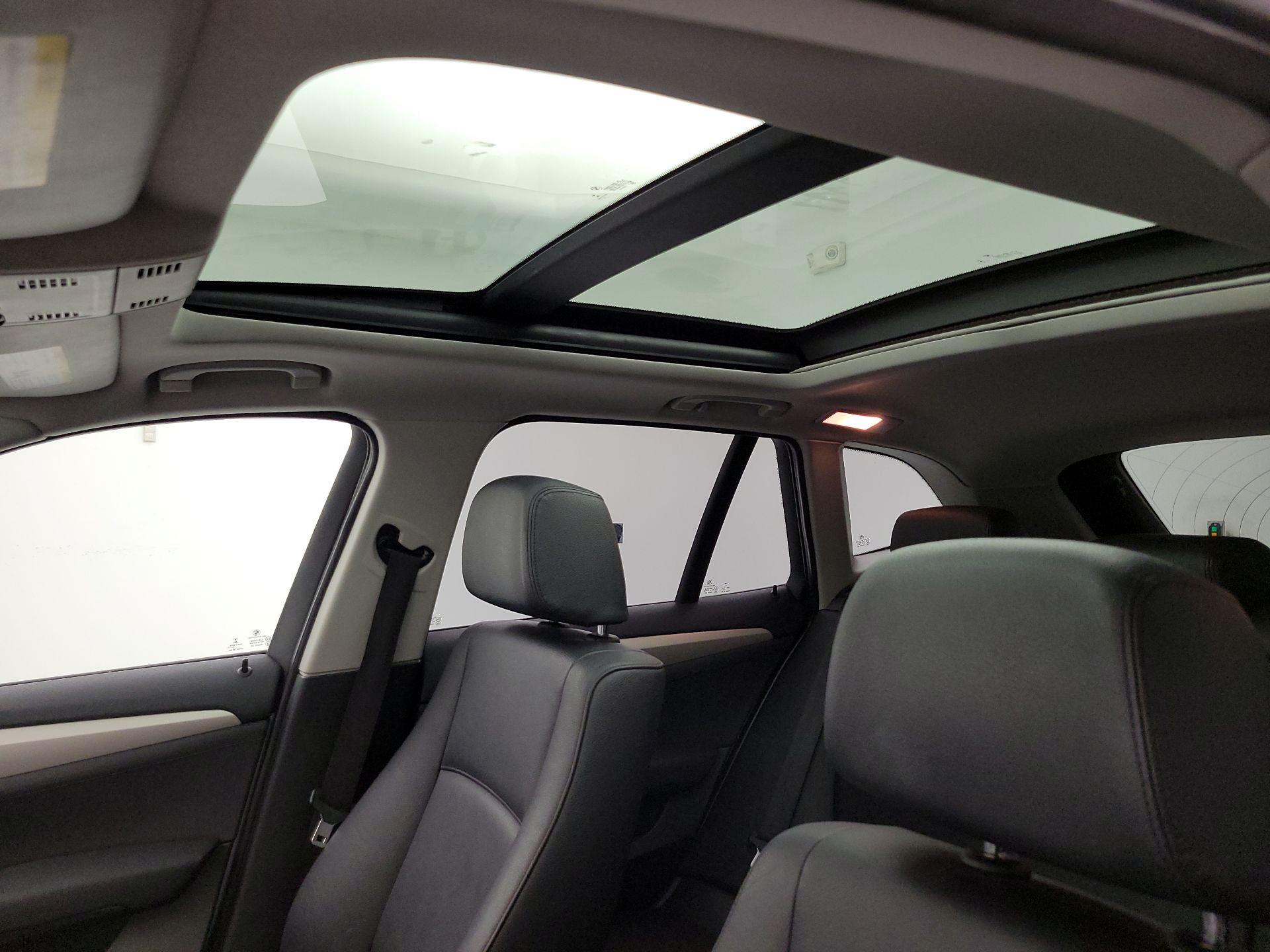 Thumbnail: 2015 BMW X1 - 18