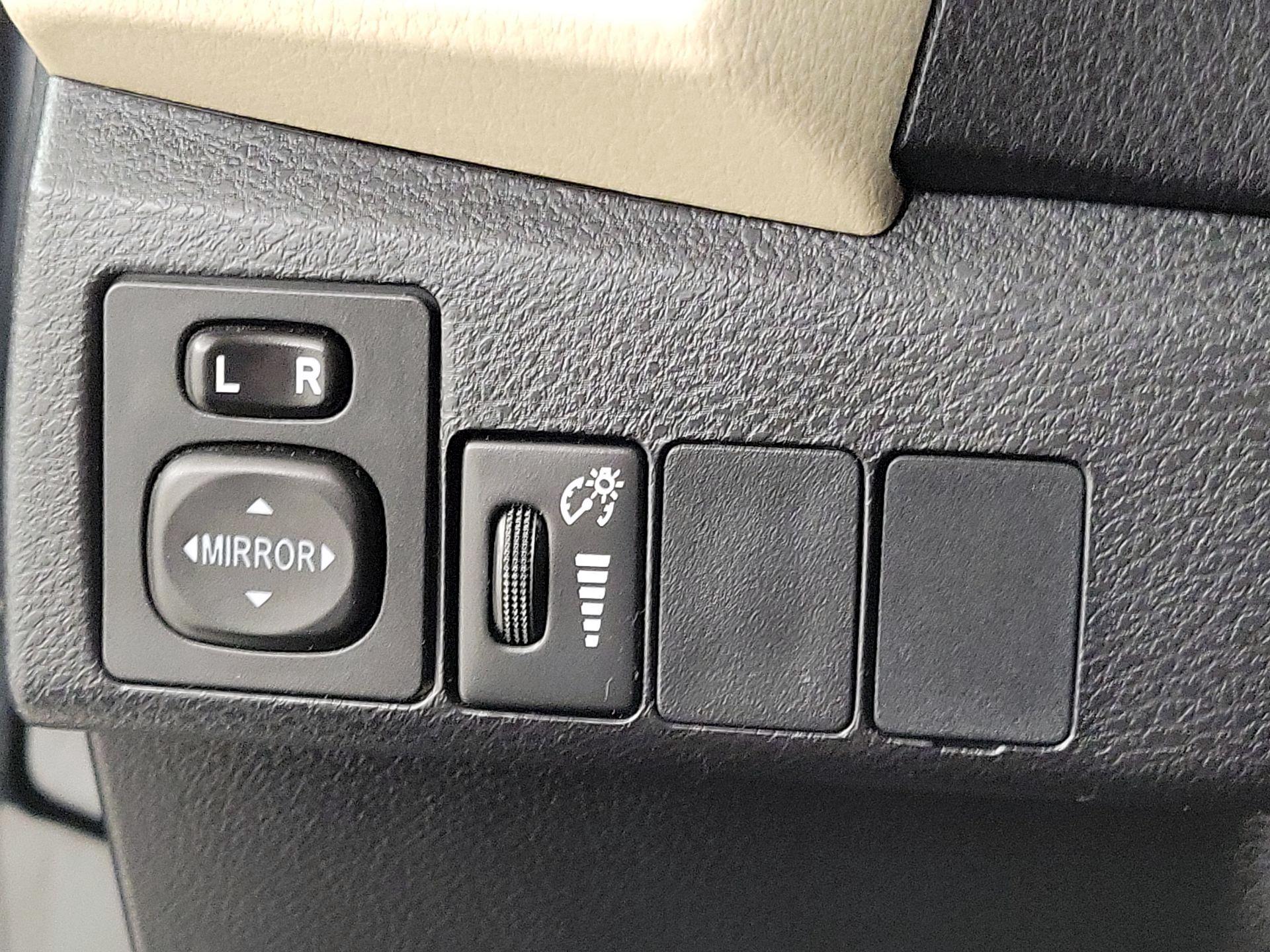 Thumbnail: 2016 Toyota Corolla - 13